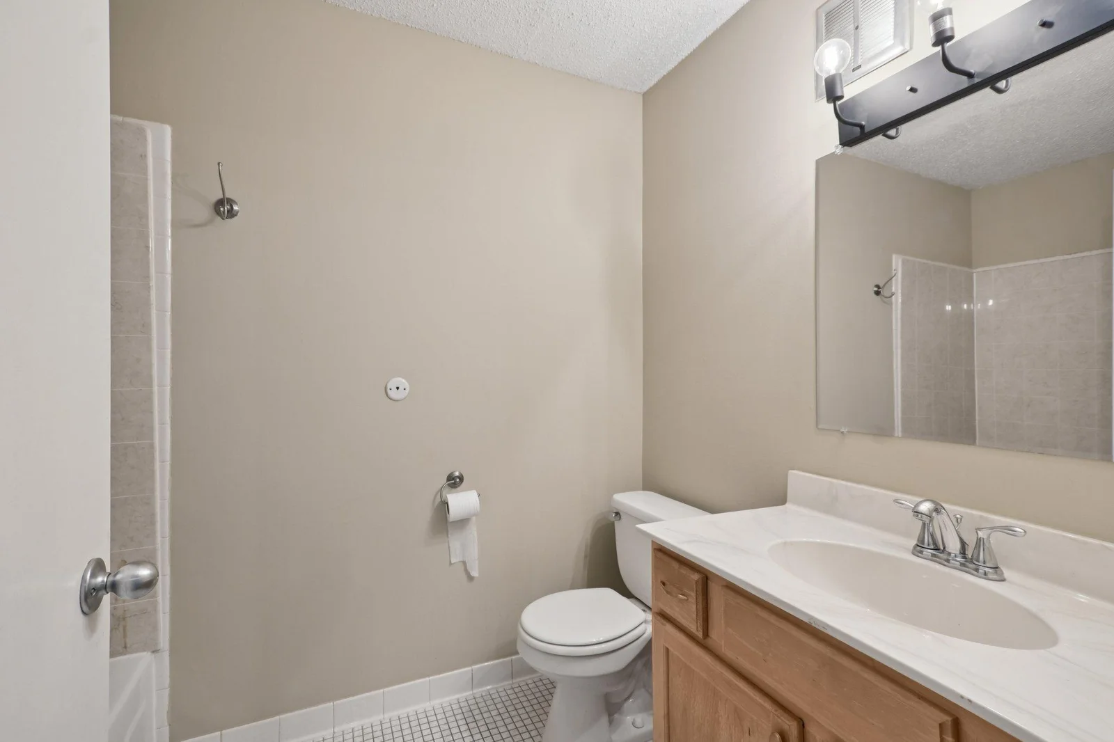 24-web-or-mls-Rahn Rd 124-1706-024.jpg