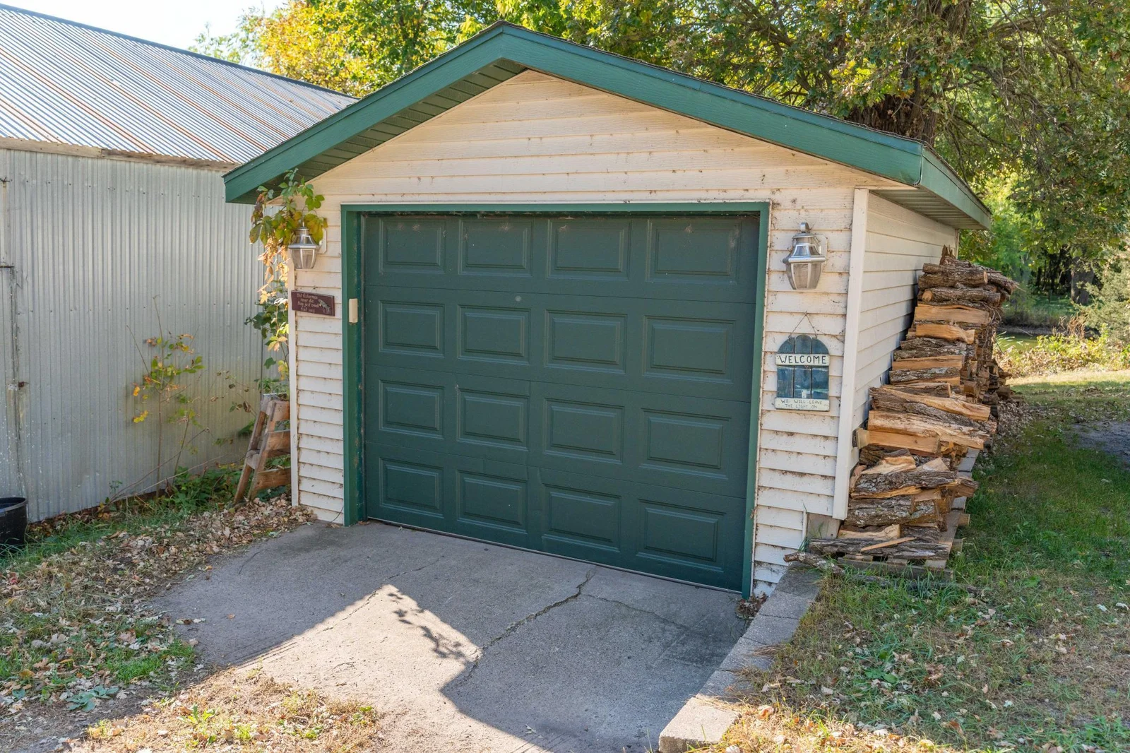 Detached garage (12x18)