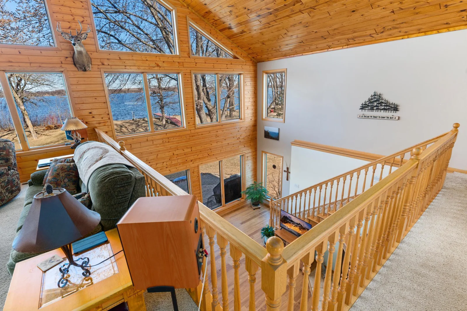 Vaulted ceilings with knotty pine finishing