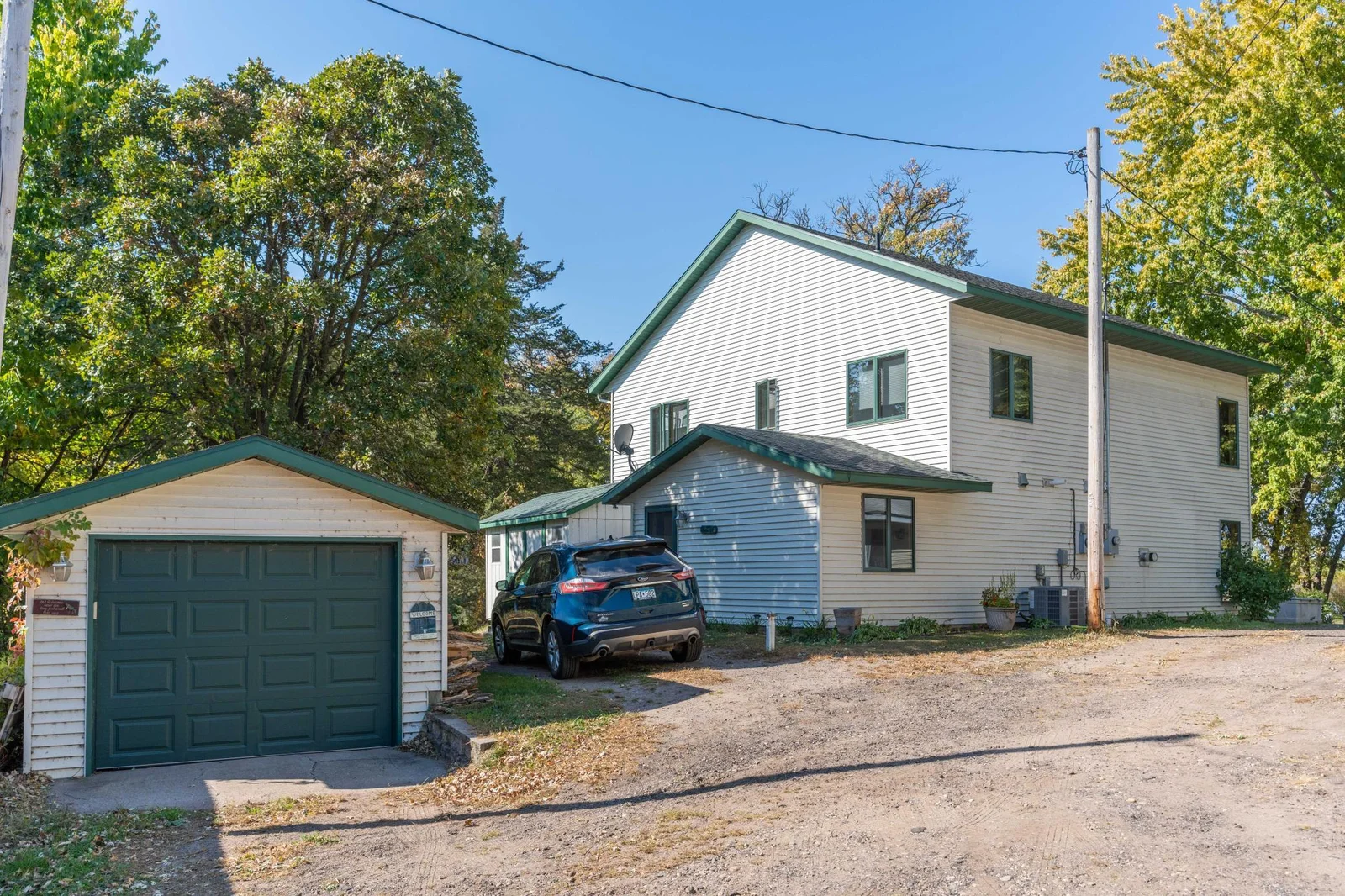 Room for parking between the garage and house