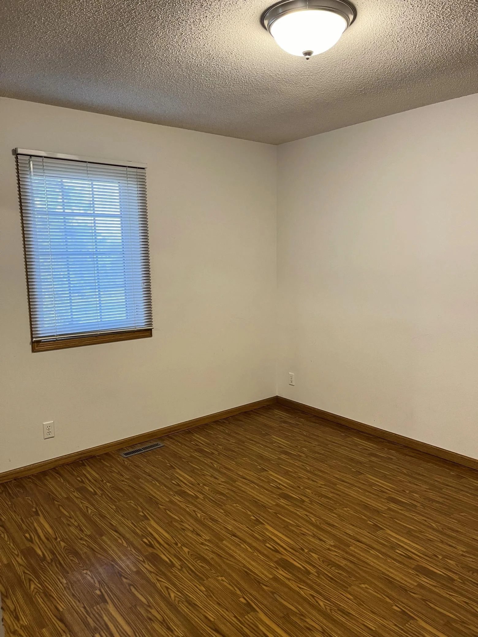 Bedroom 2.JPG