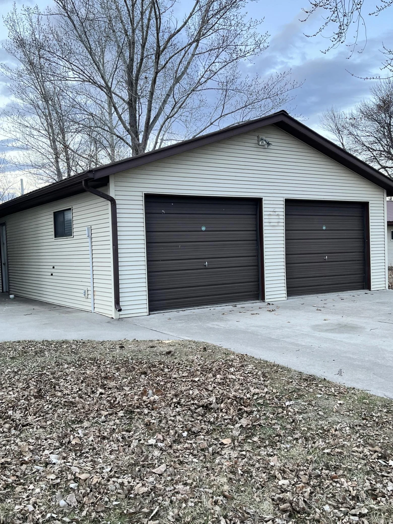 Garage 1120 Sq. Ft..JPG