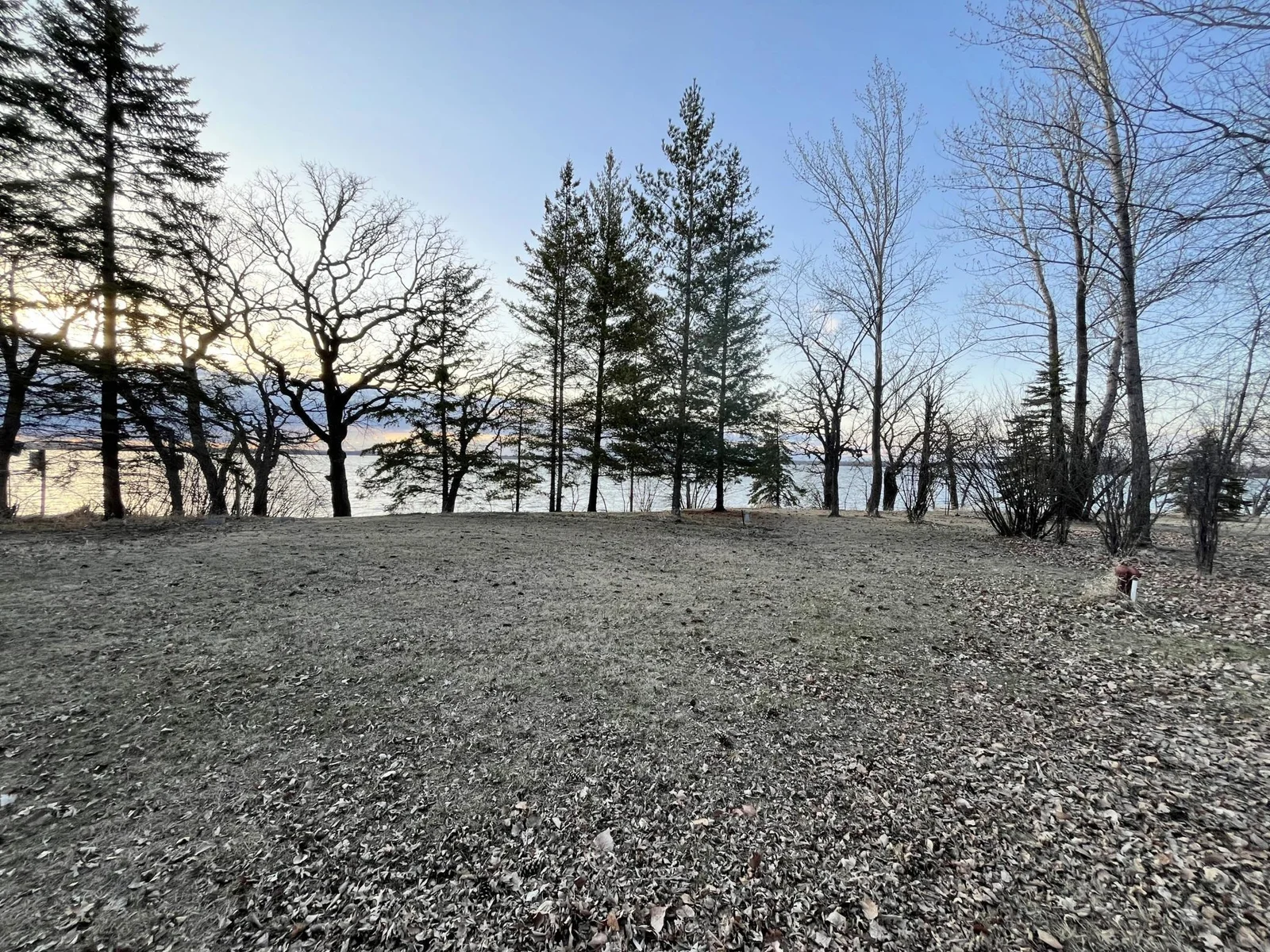 Bah Lakeside yard view.JPG