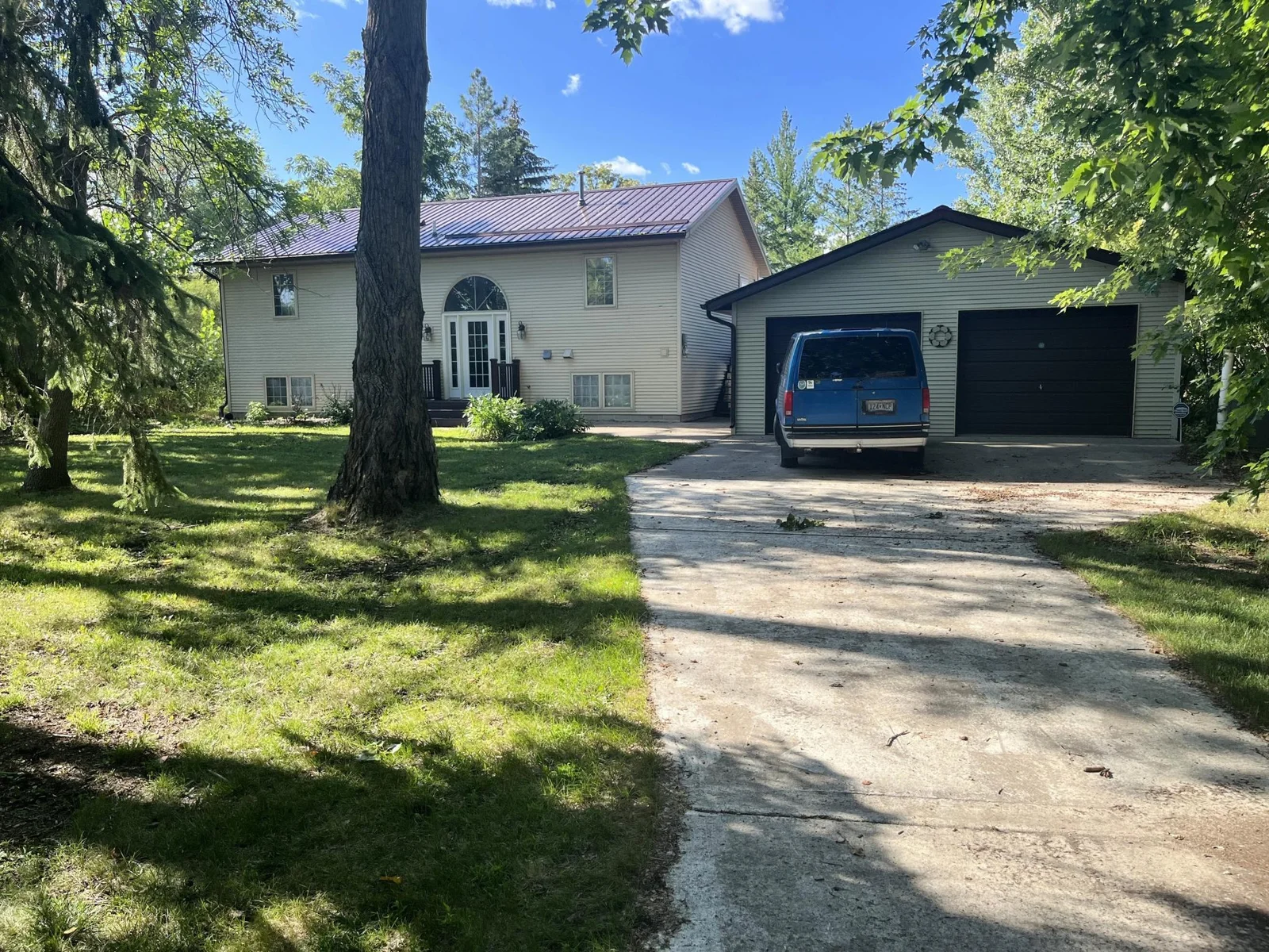 Detached Garage 1152 sq. ft.