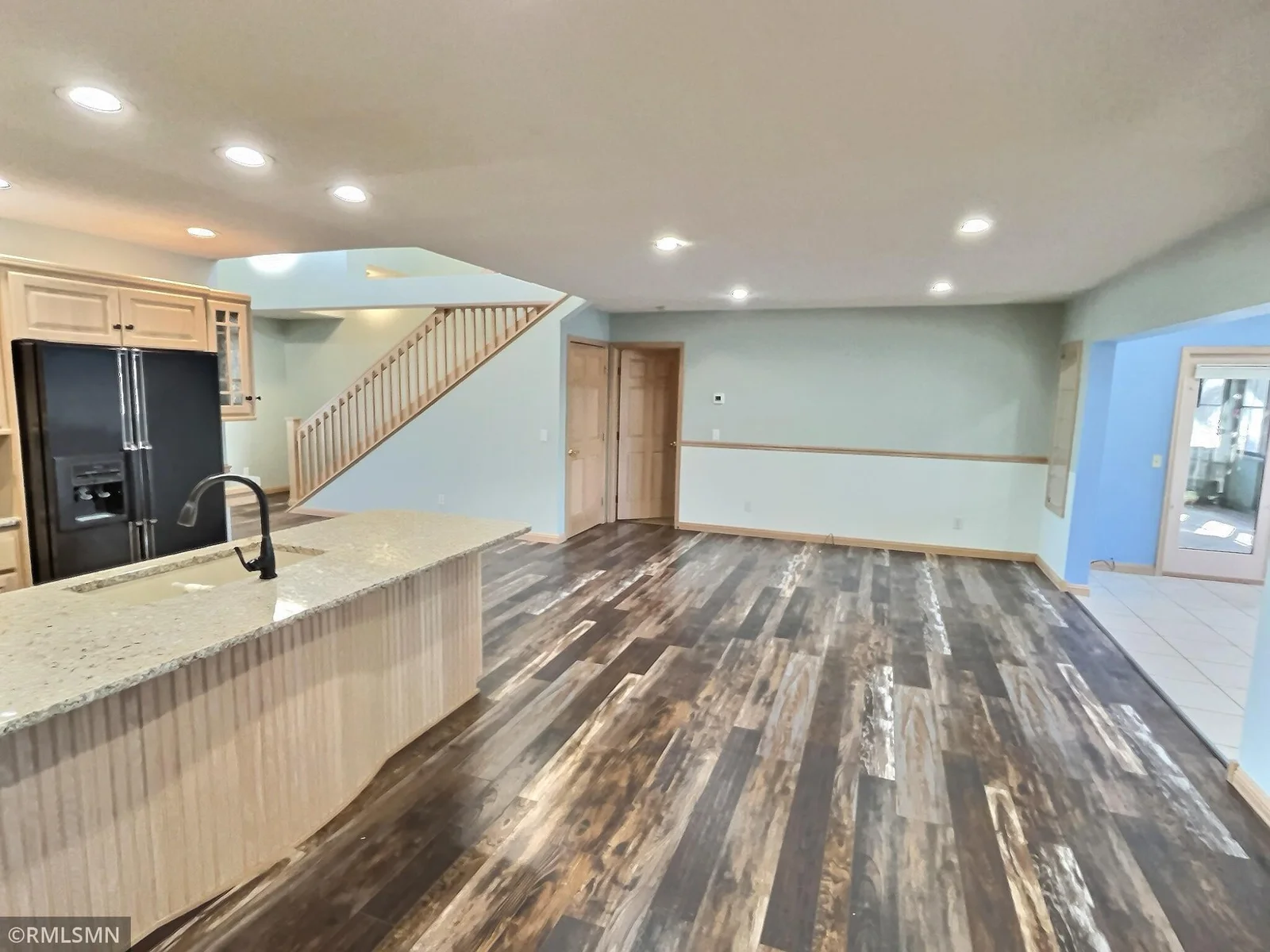 Right off the kitchen is this spacious dining area again with beautiful lake views.