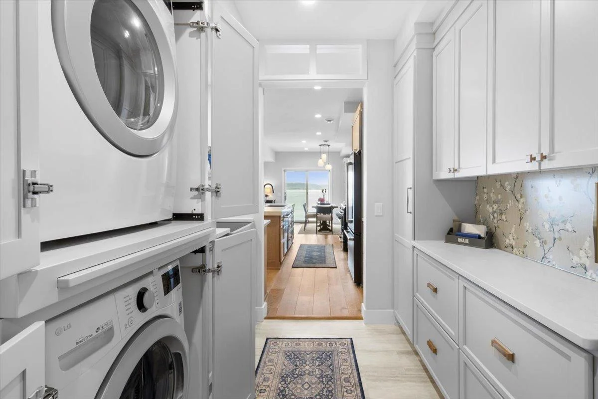 Butler's Pantry & Laundry