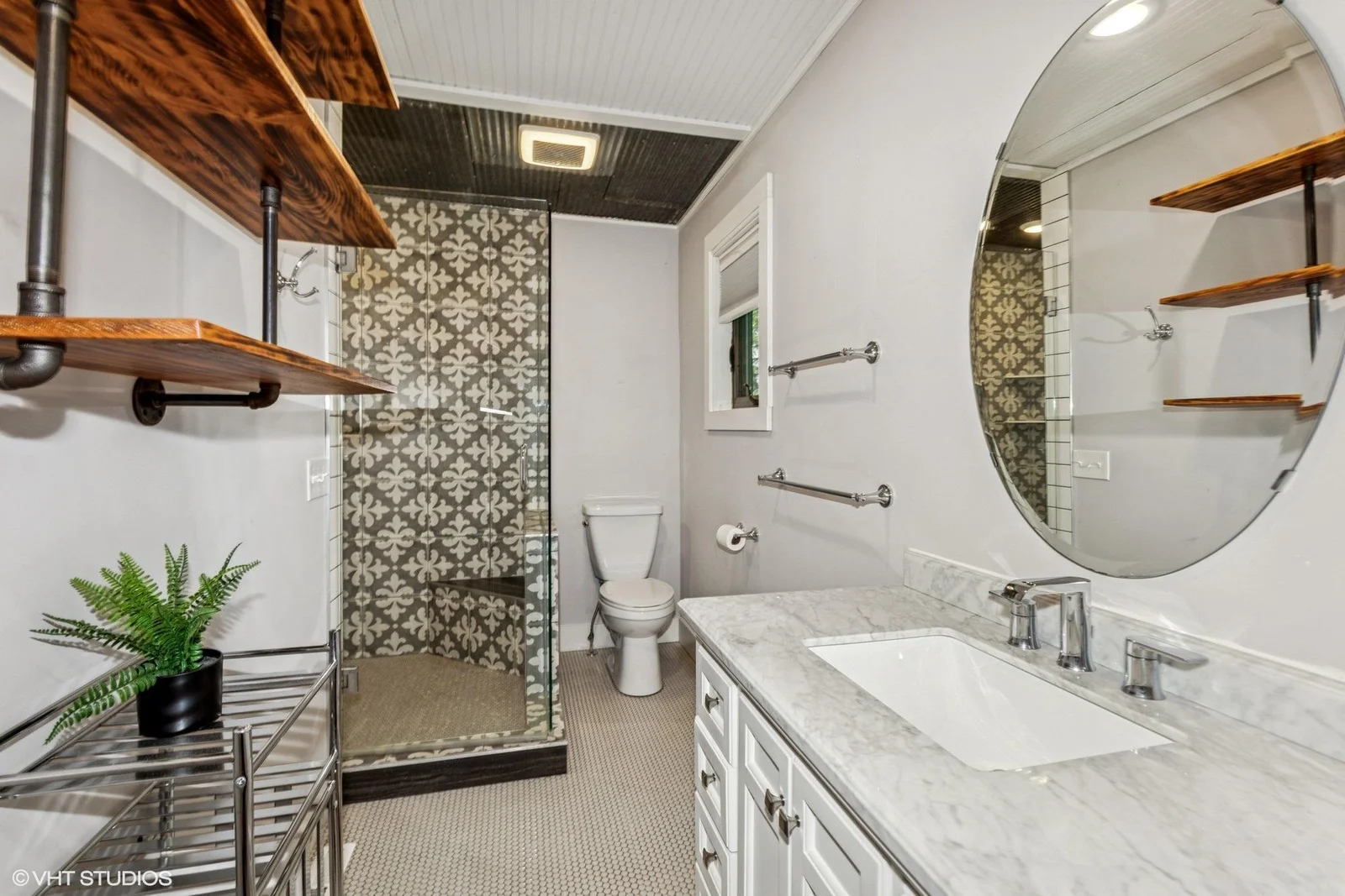 Beautiful custom main level bath with nice walk in shower