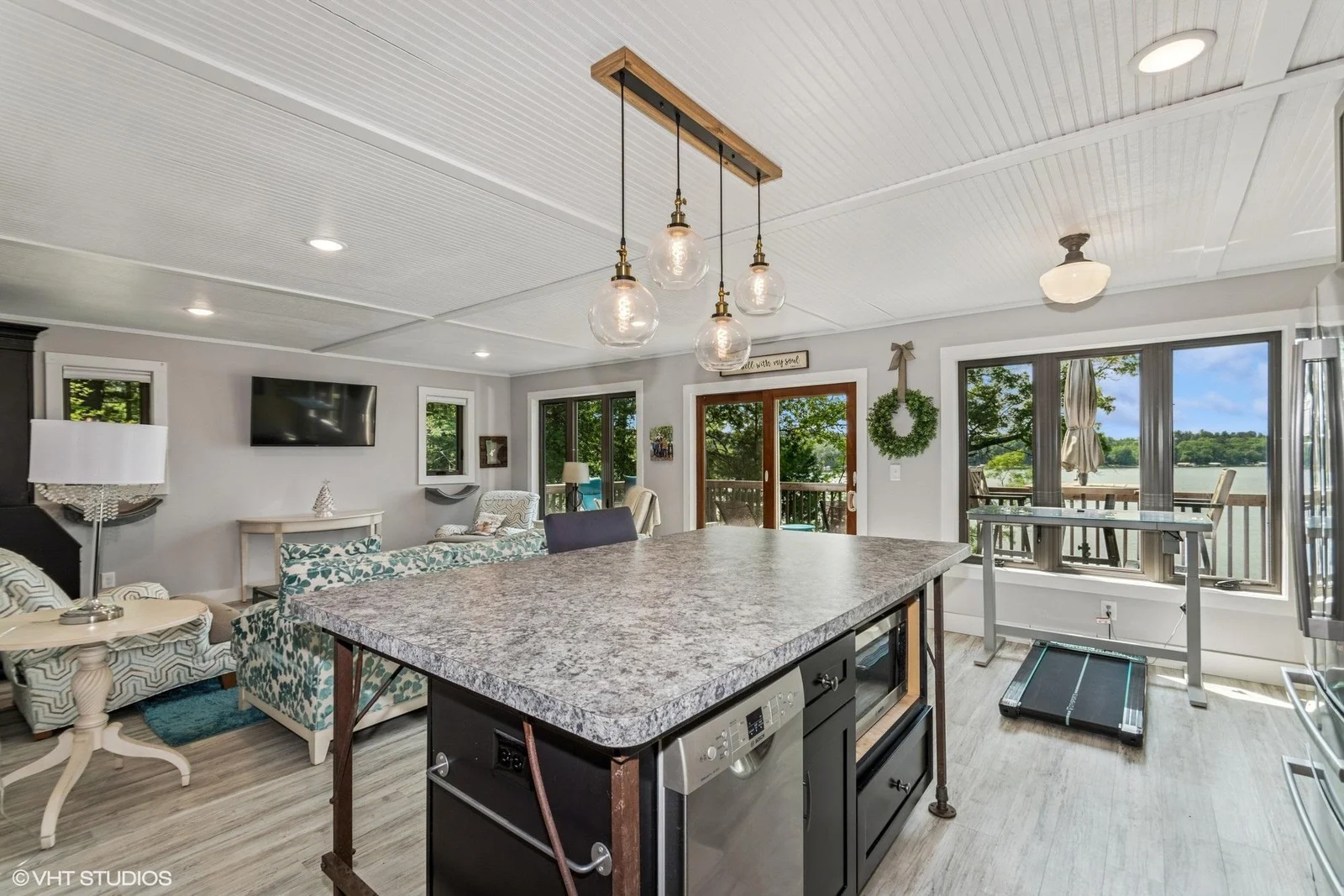 Enjoy entertaining in the kitchen and gather around the island