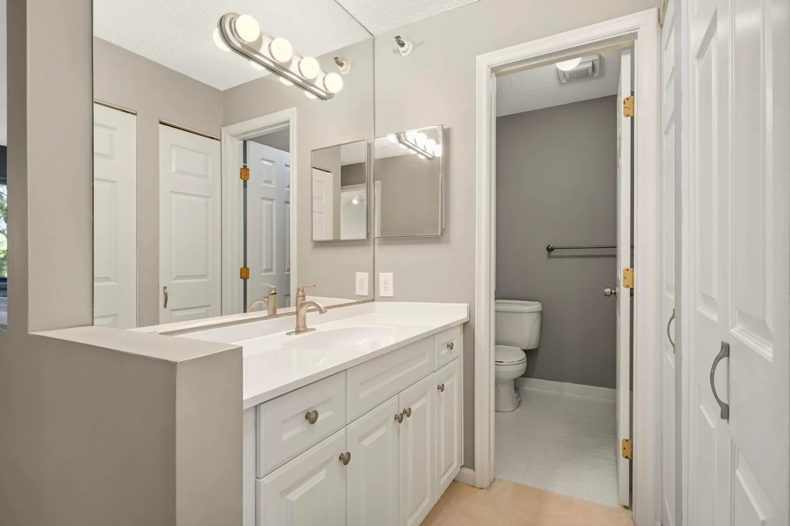 Upper Level Bathroom