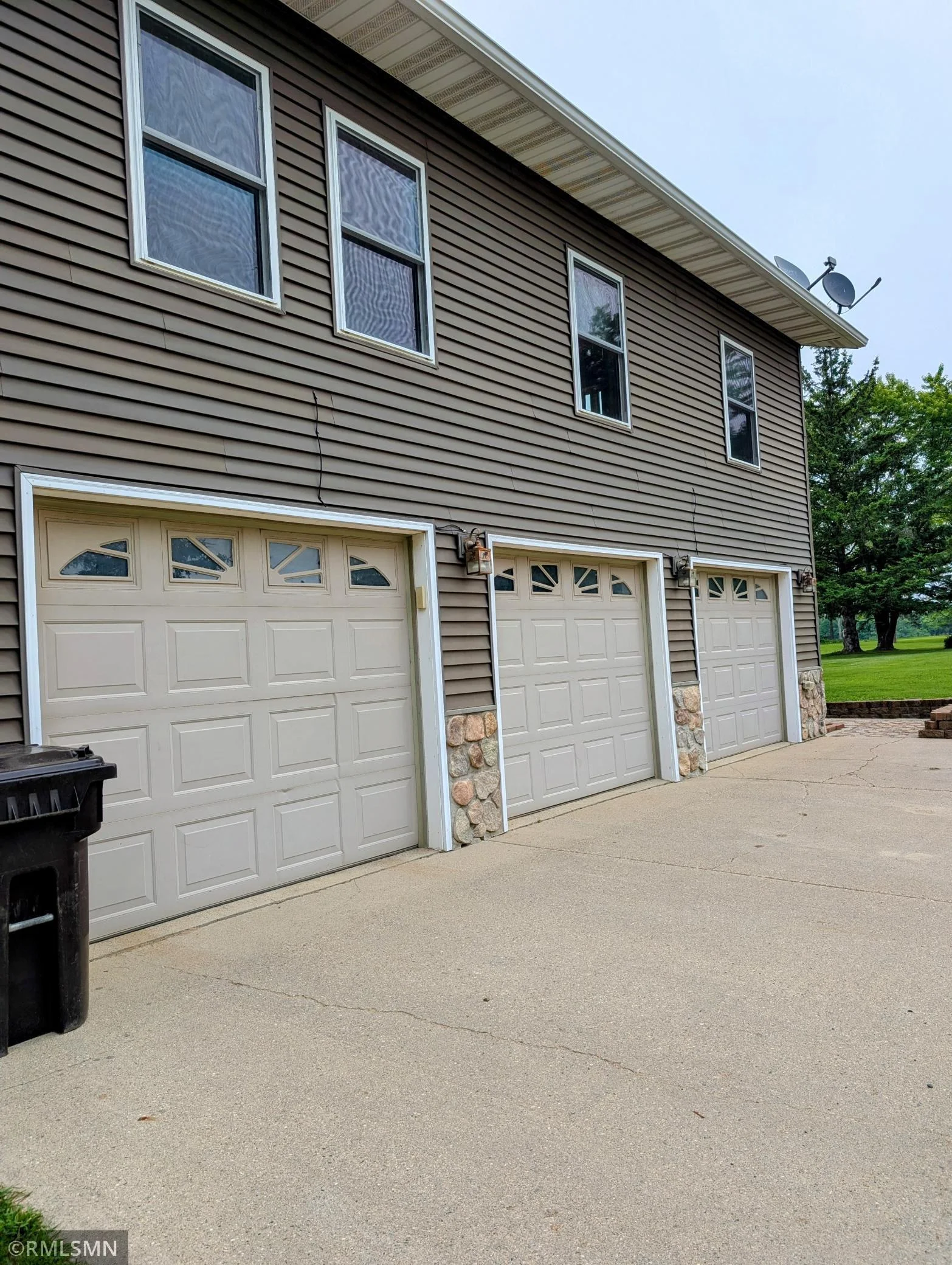 3 stall garage