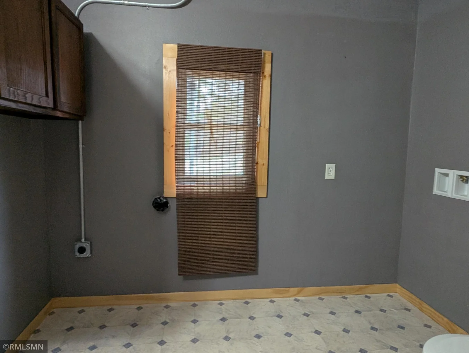 washer and dryer hookups