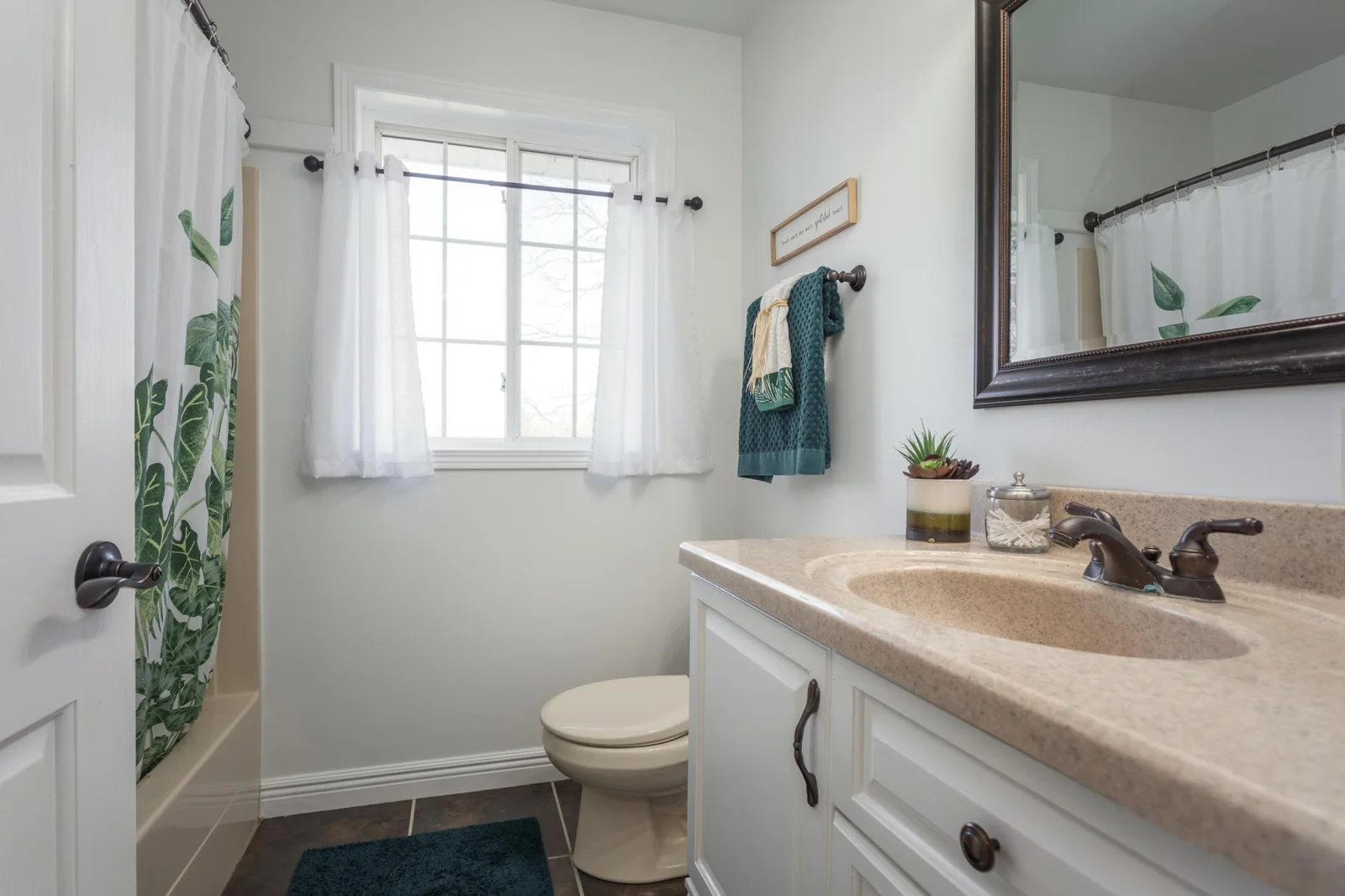 Second floor full bath
