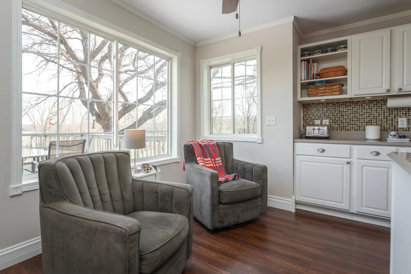 Kitchen seating nook