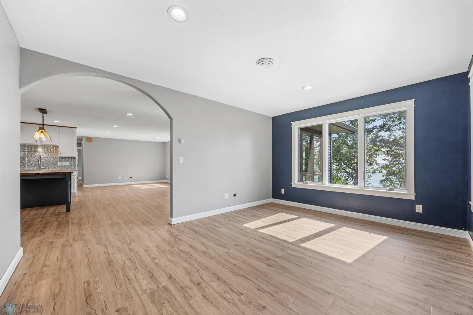 Flex room to living room
