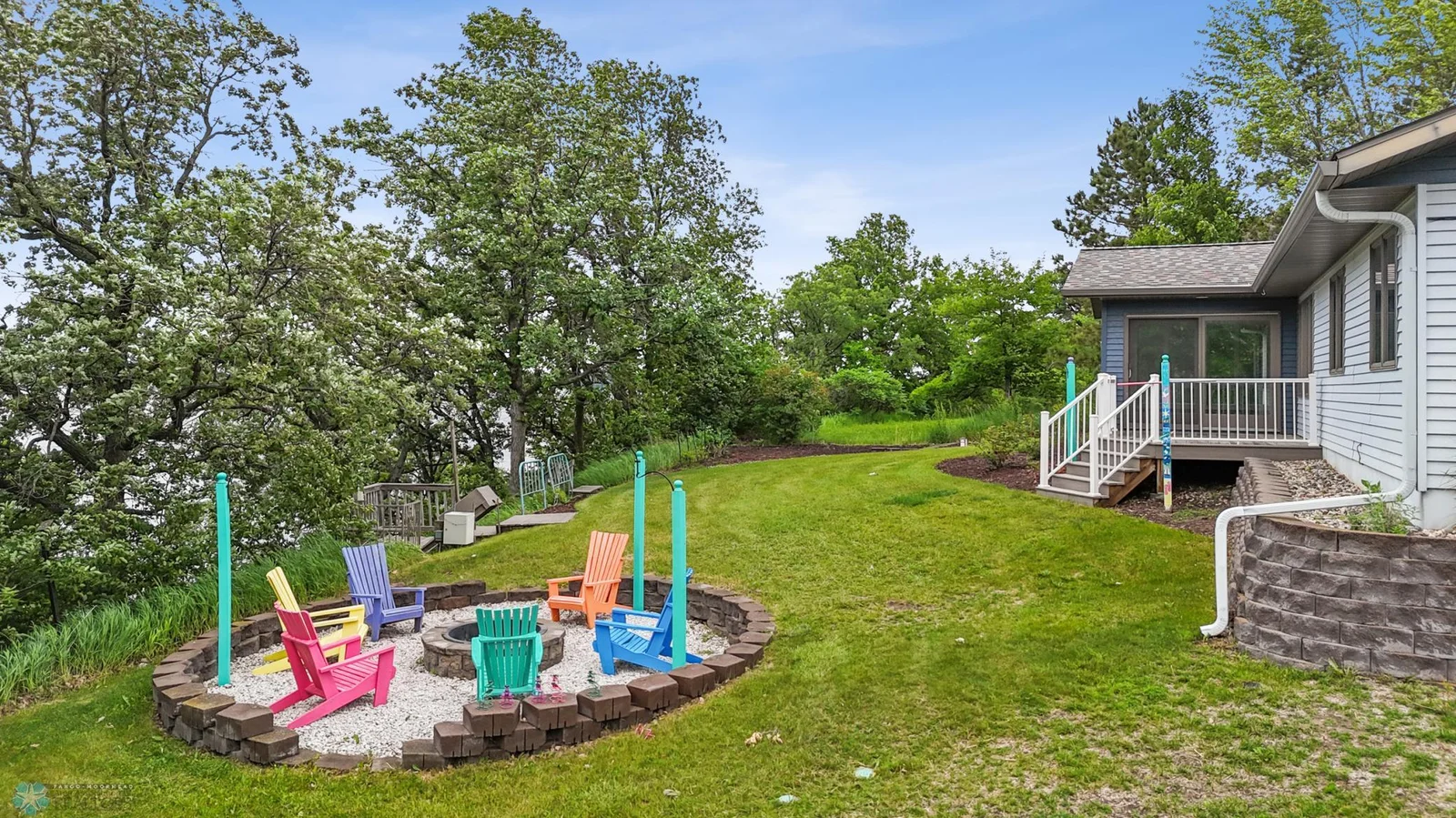 Firepit, chairs included