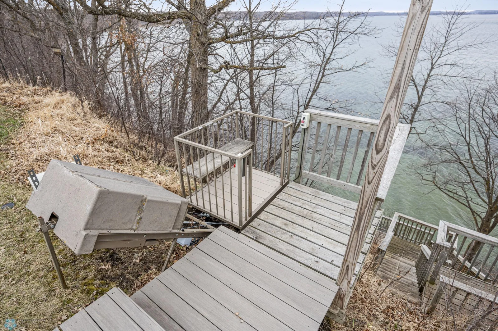 Stairs (66) & tram to the Lake