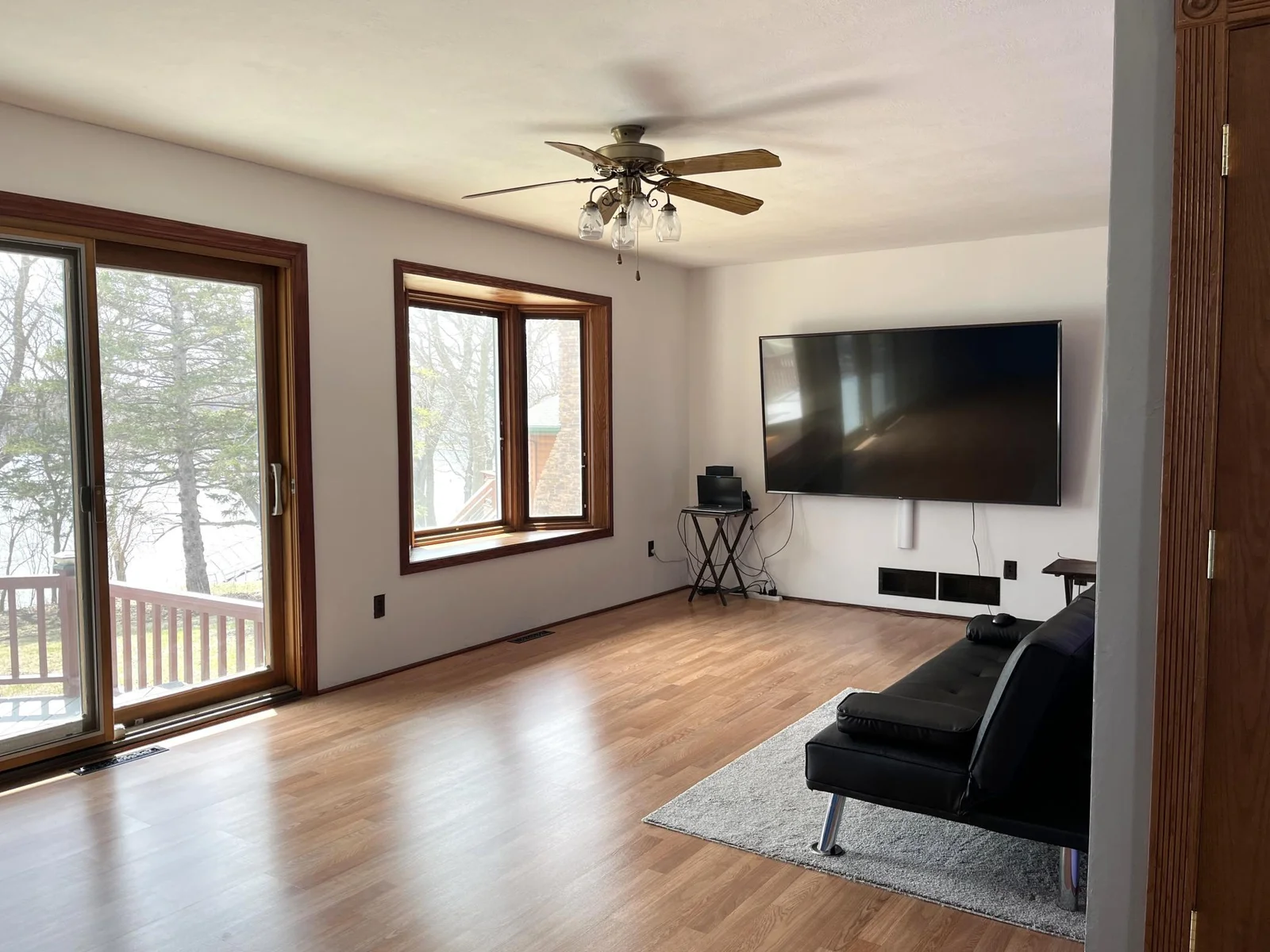Living Room a.jpg