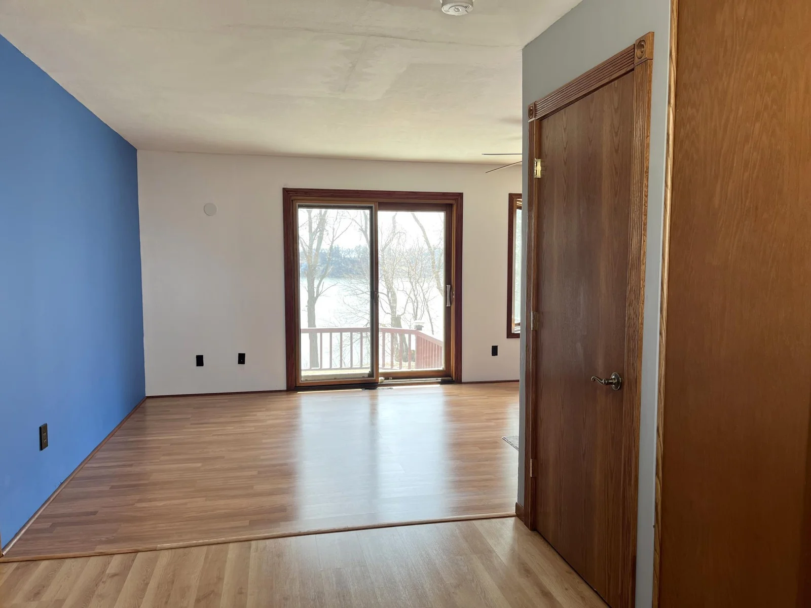 Living or Dining Area a.jpg