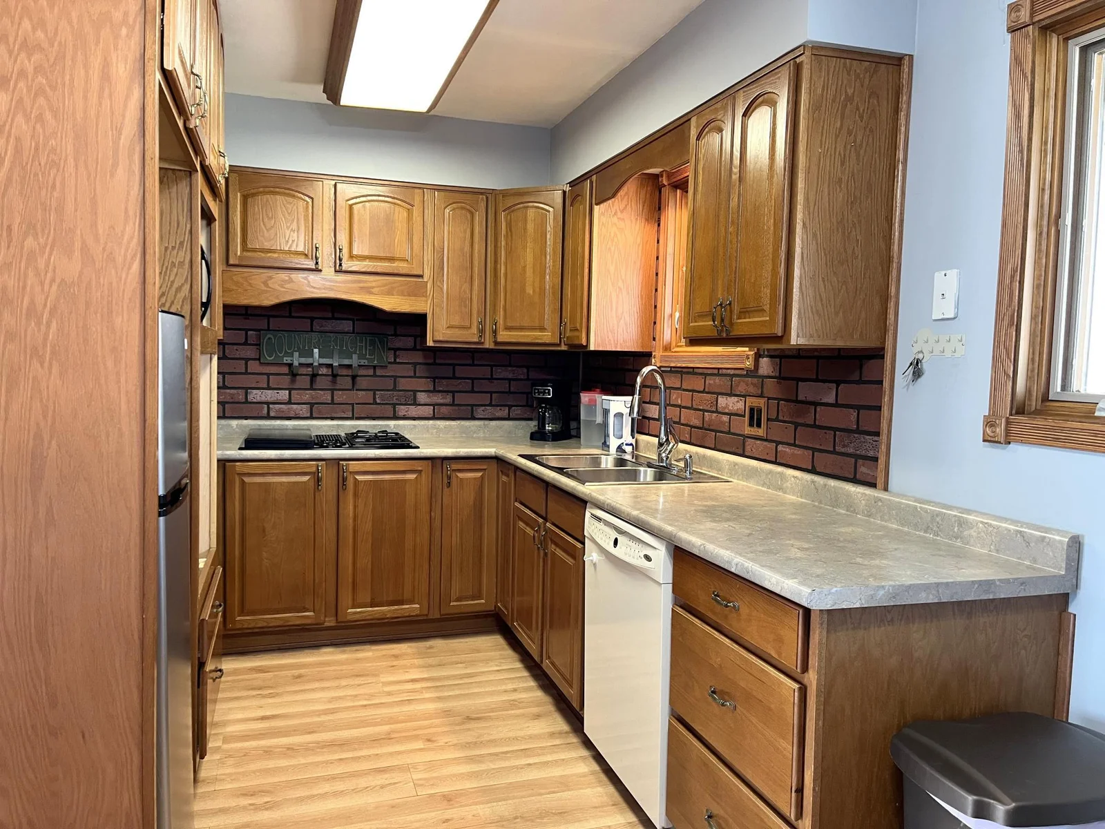 Kitchen b.jpg