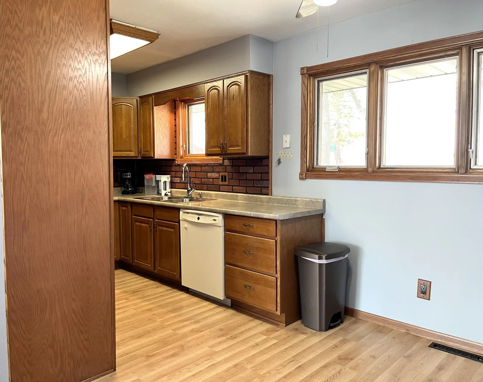 Kitchen a.jpg