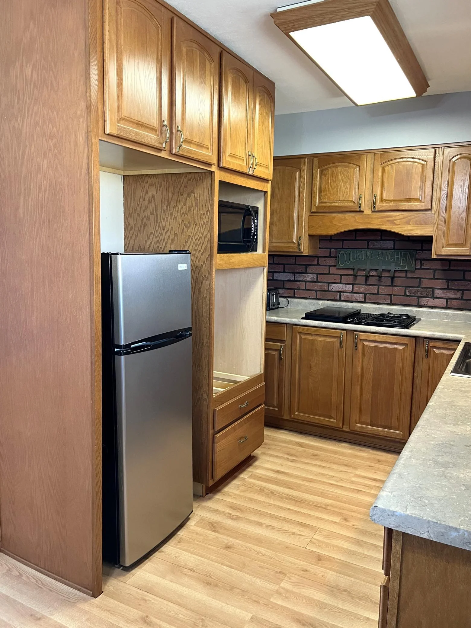 Kitchen e.jpg