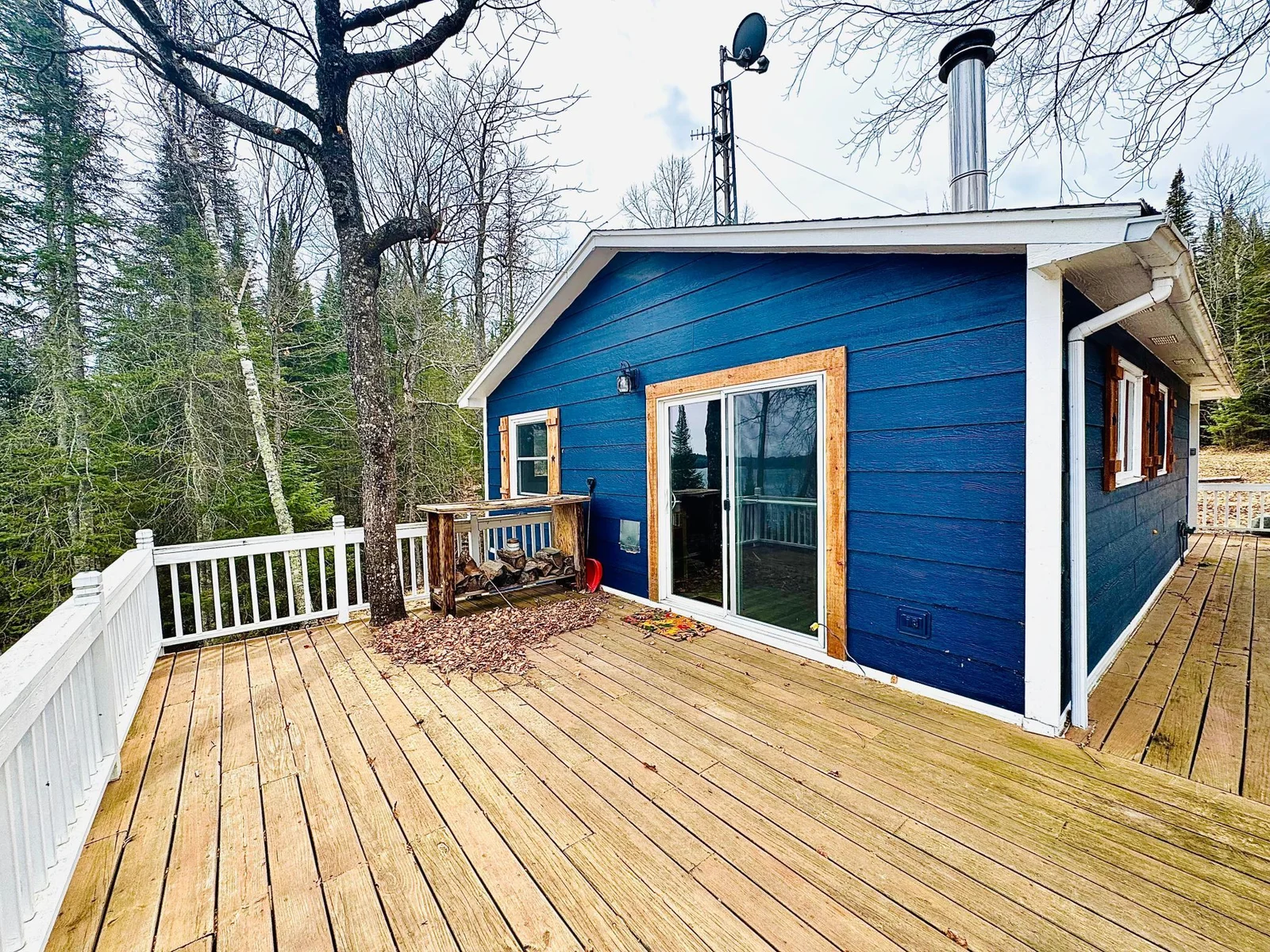 Lakeside Deck