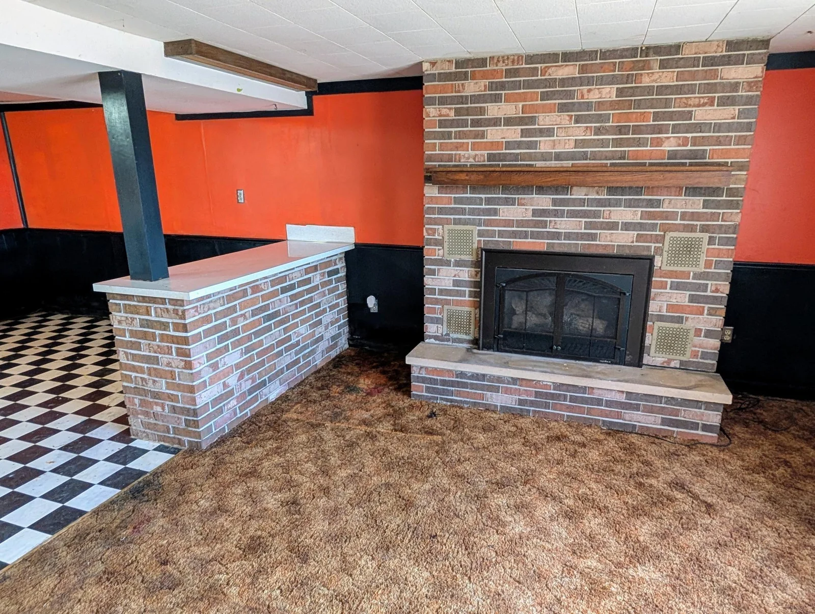 Wood fireplace