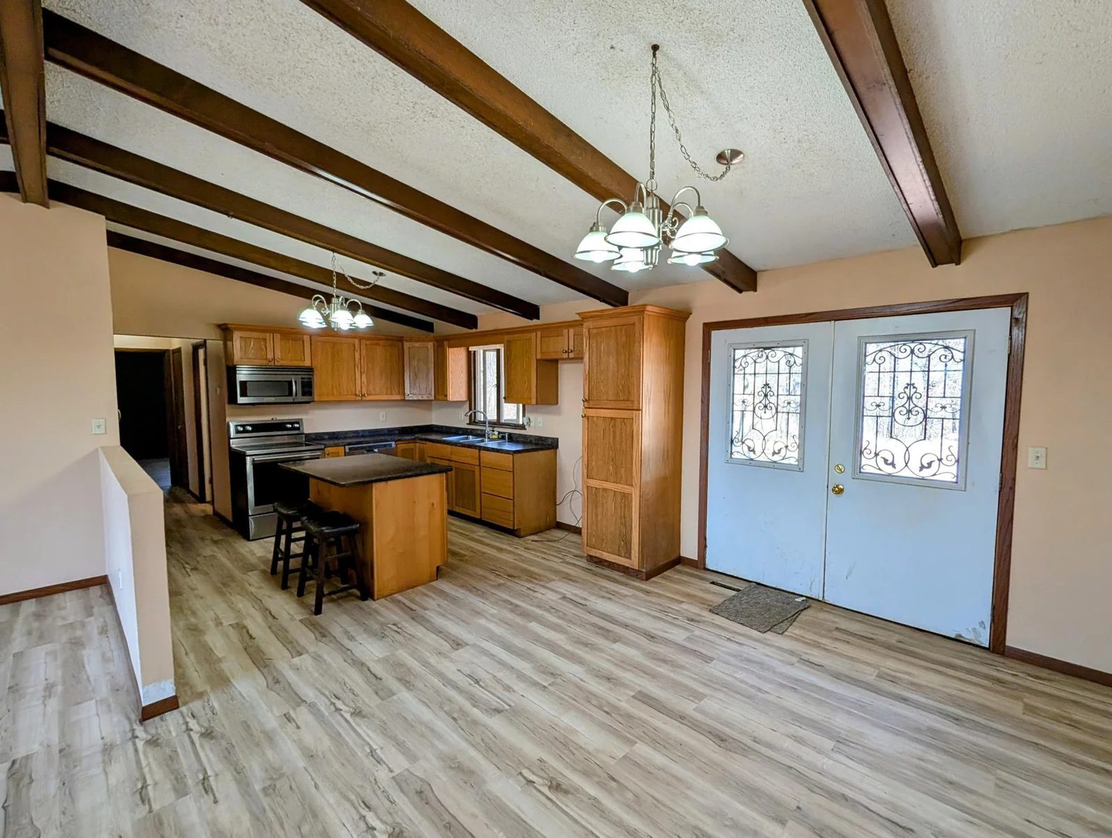 View to front door/Dining area