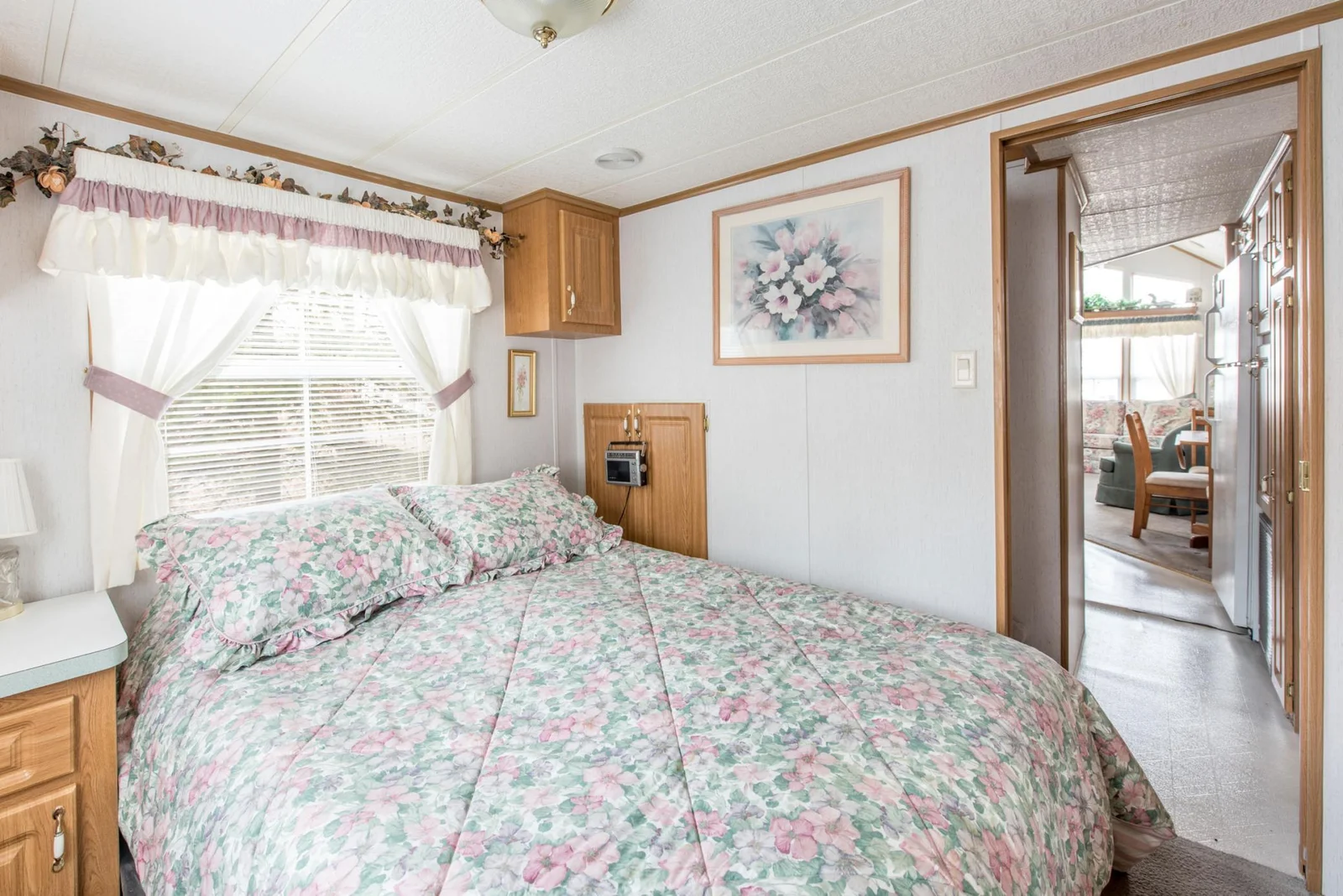 Bedroom 1 - Main Floor