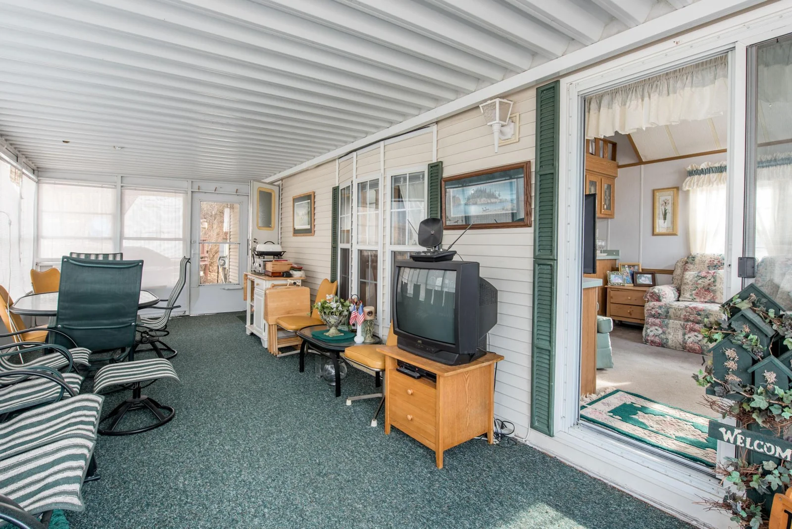 Large Screened-In Porch