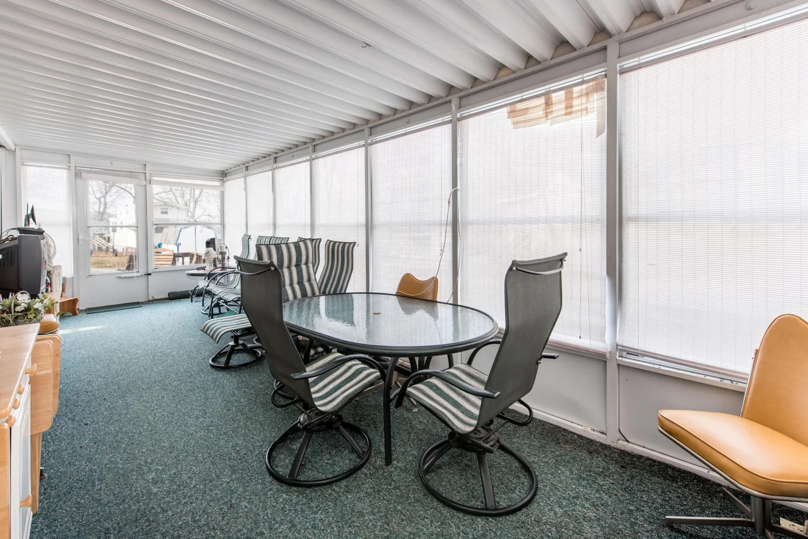 Screened-in Porch with AC unit