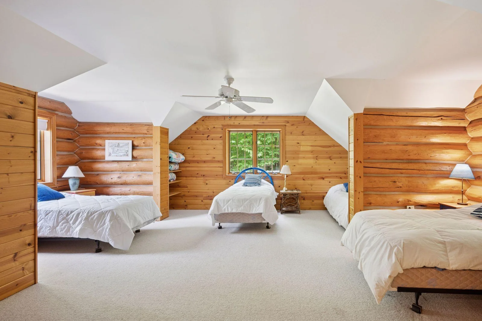 Upper-level 2nd bedroom