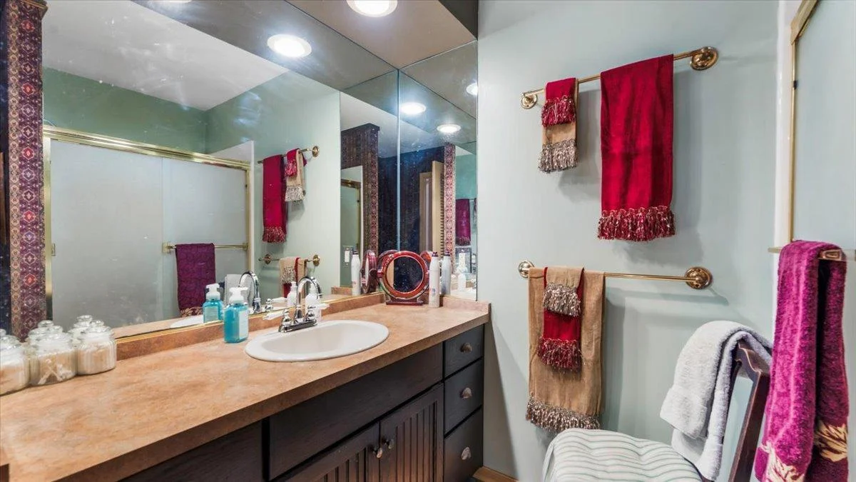 Primary Bedroom Bathroom
