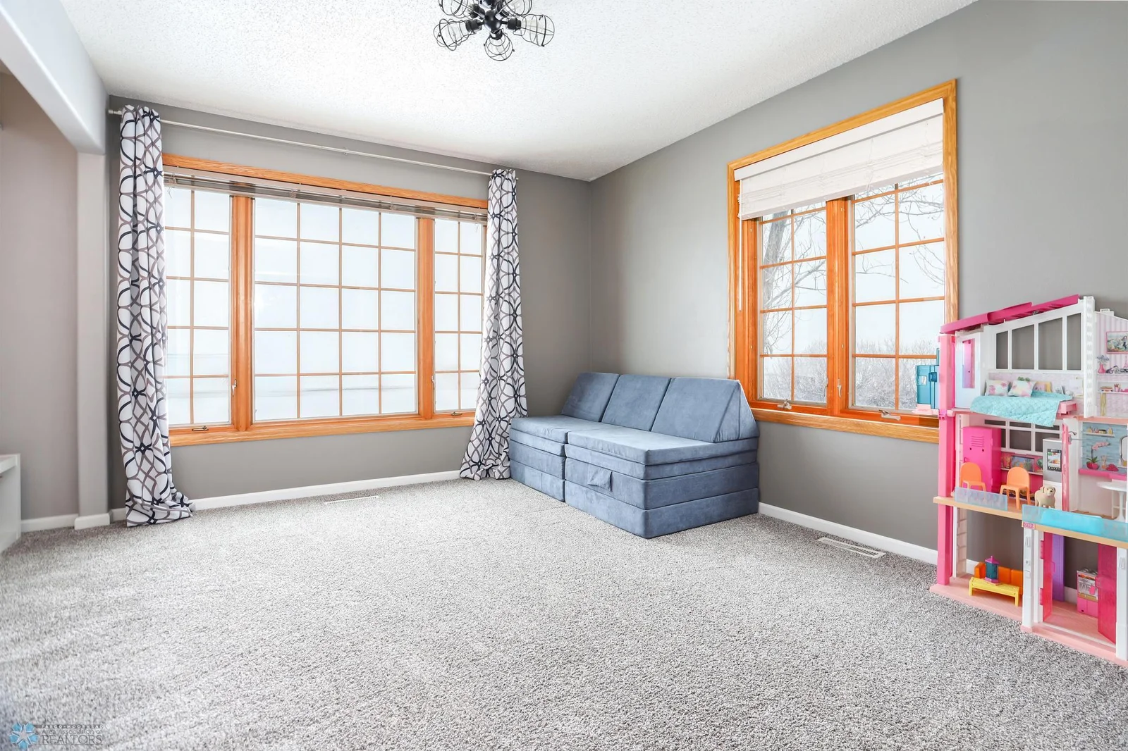 Play room or bedroom #2