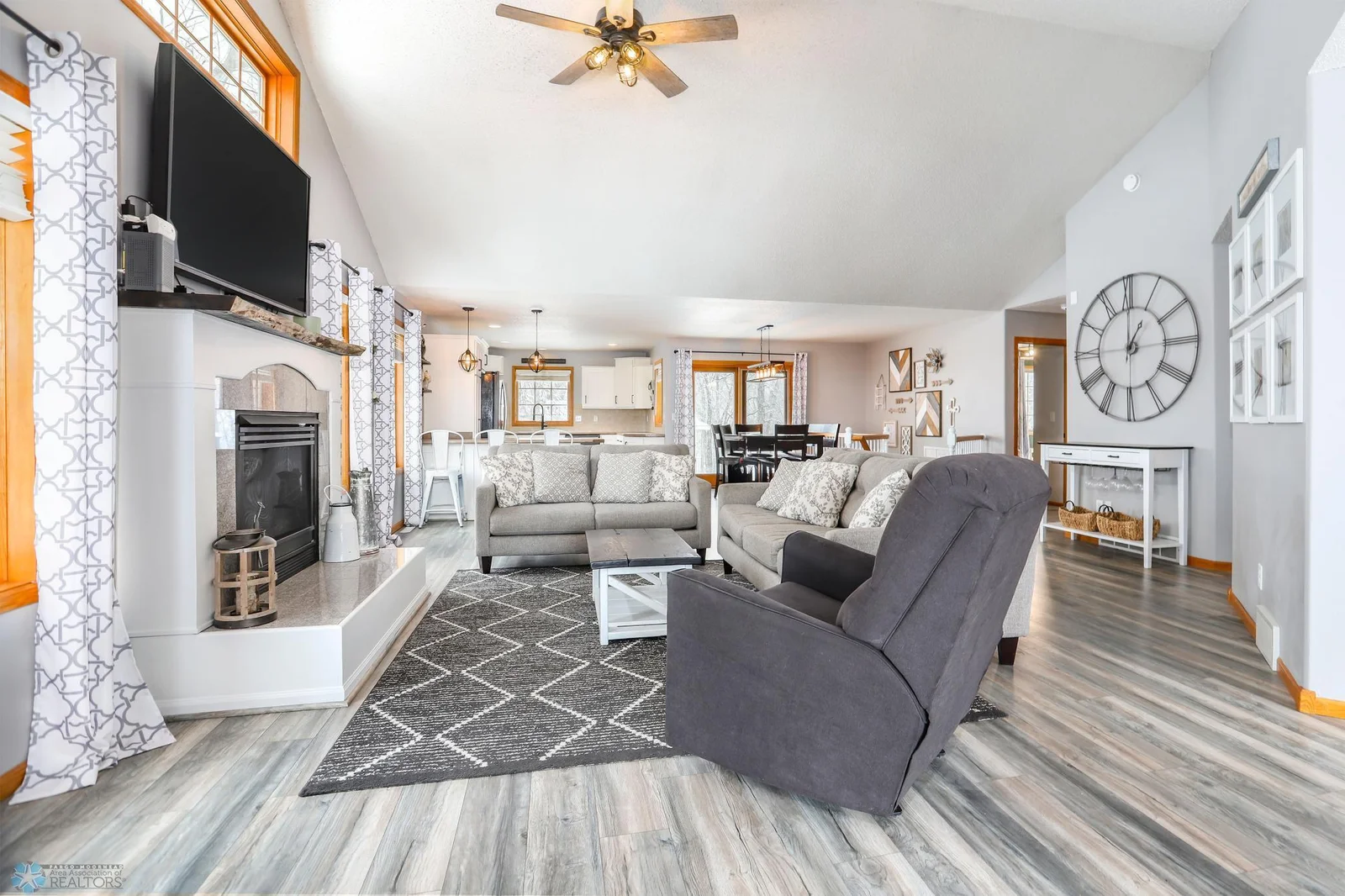 Gas fireplace