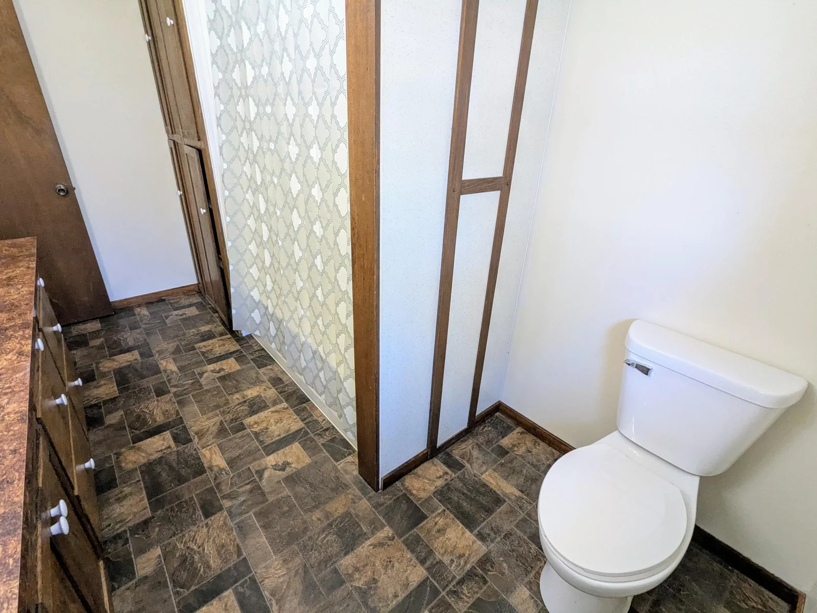 Main Floor Full Bathroom