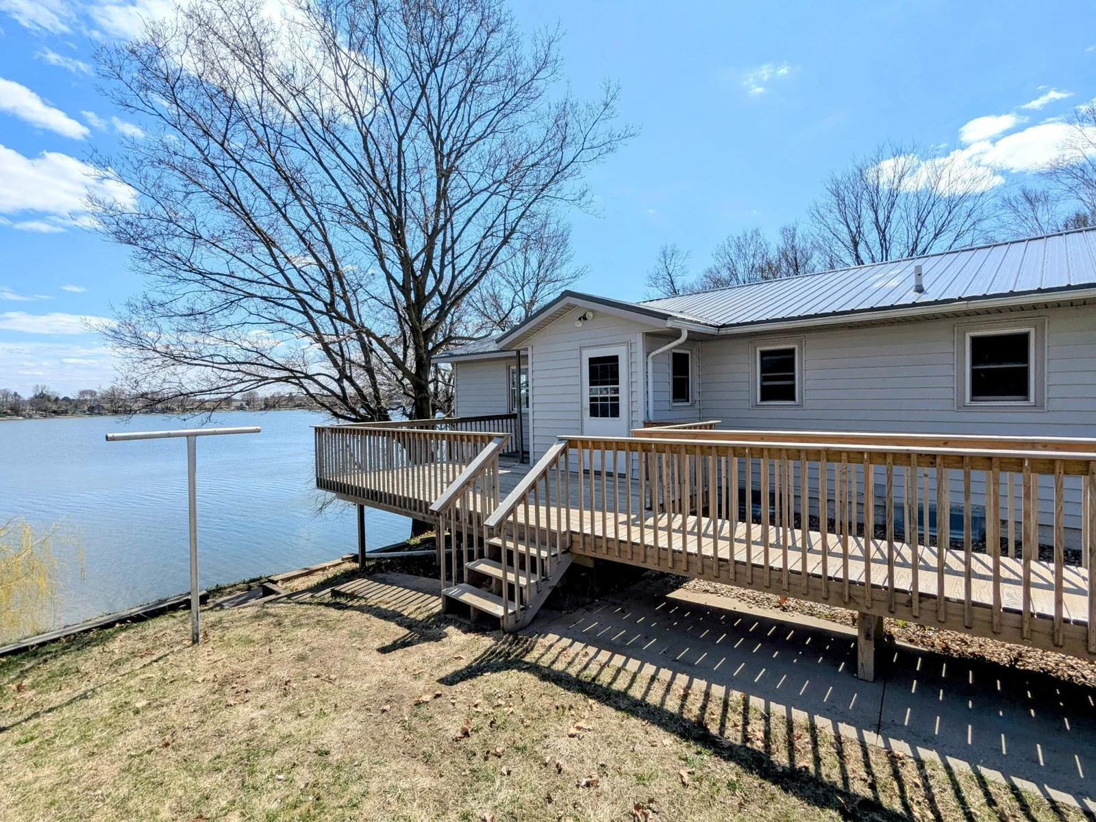 Photo 1 of 46167 Jefferson Lake