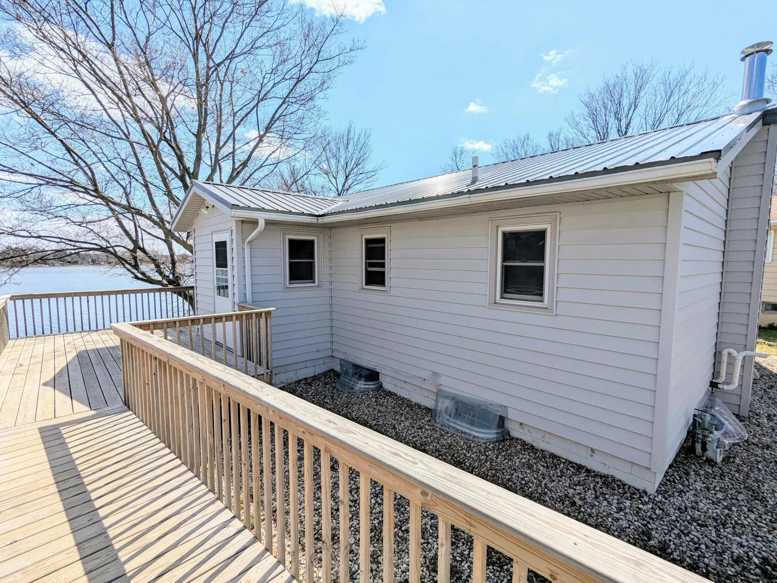 Deck to House