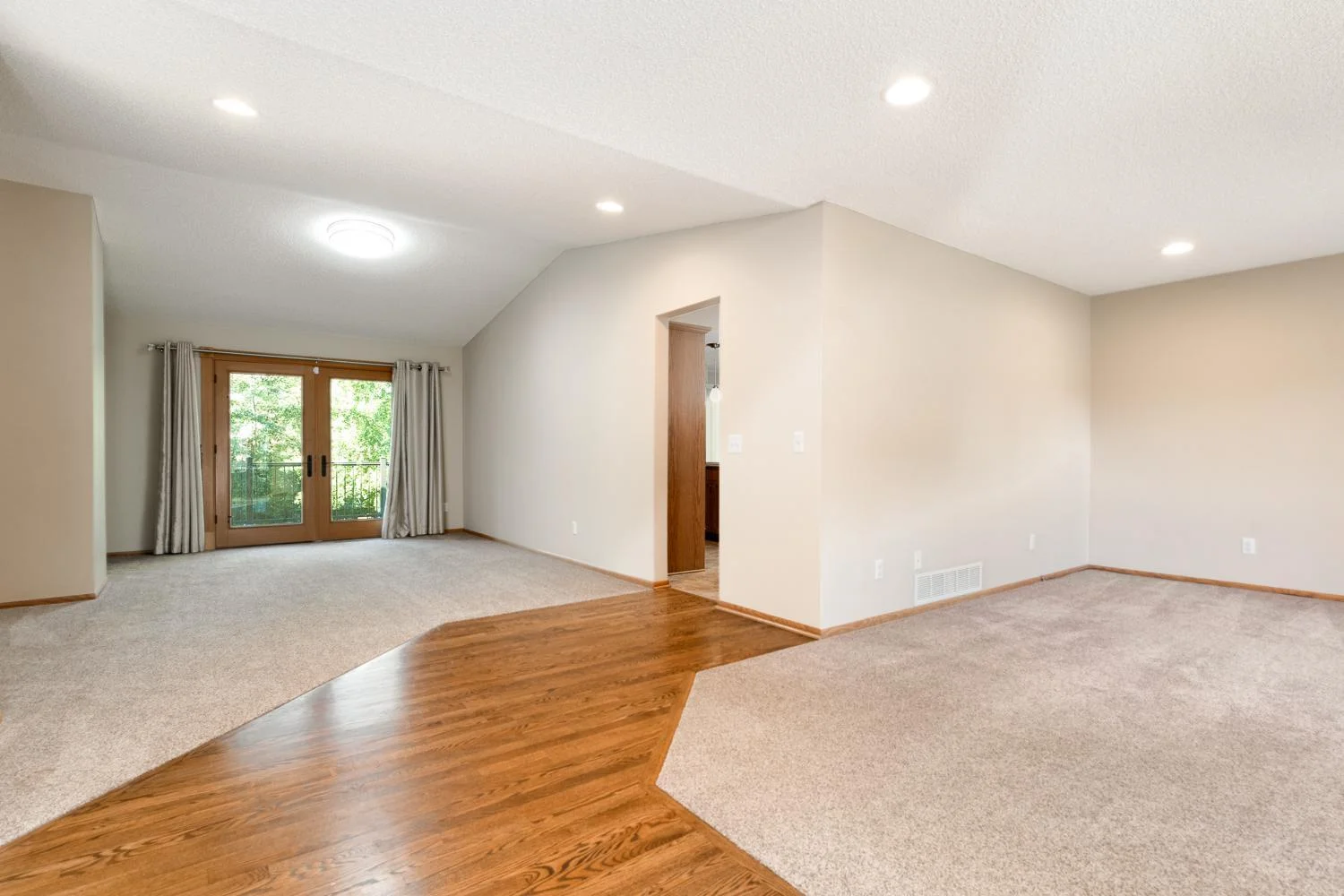 7371 Old Mill Rd-3.jpg