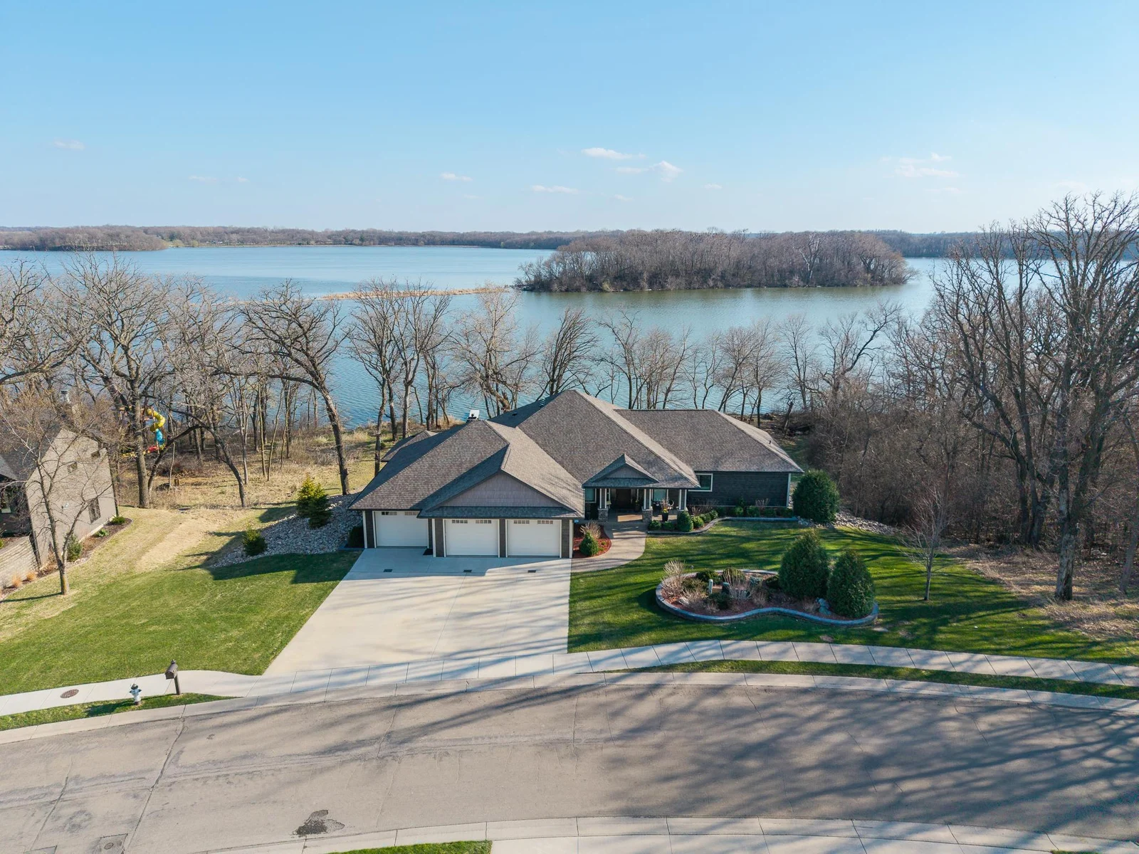 DJI_20250421174409_0004_D_001.jpg