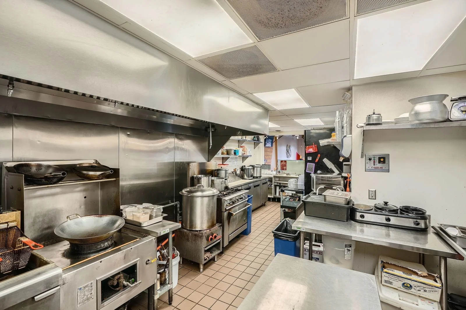 712 University Ave W - Web Quality - 025 - 27 Cooking Prep Areas.jpg