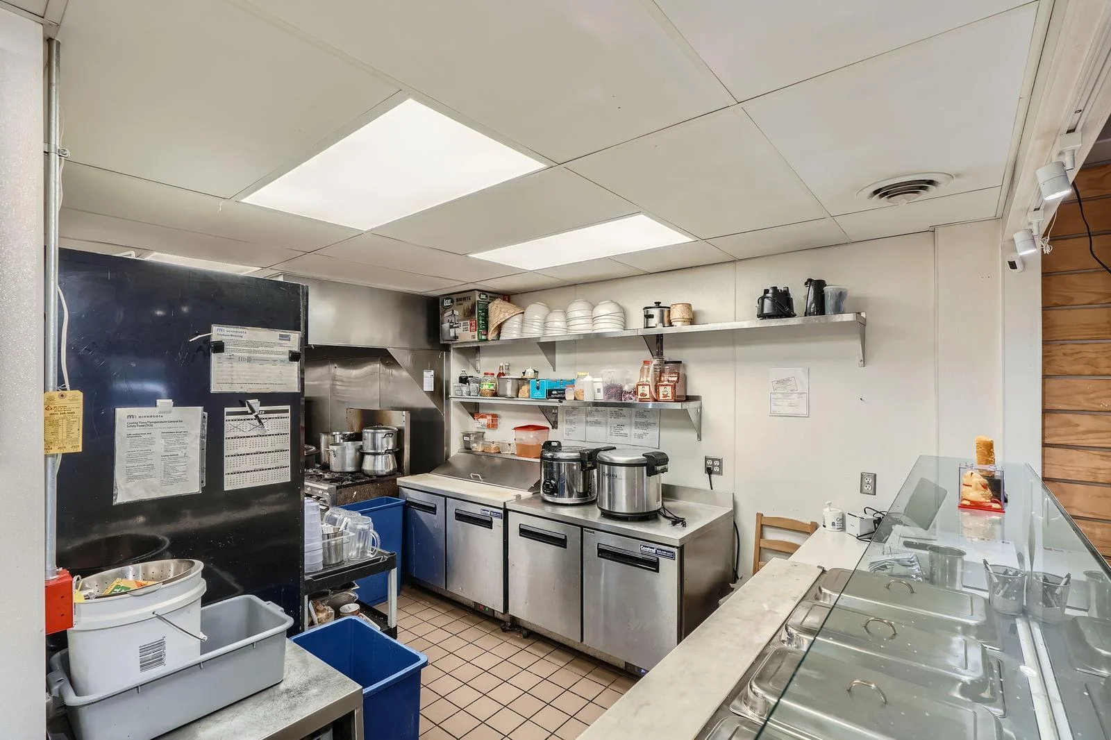 712 University Ave W - Web Quality - 024 - 26 Cooking Prep Areas.jpg