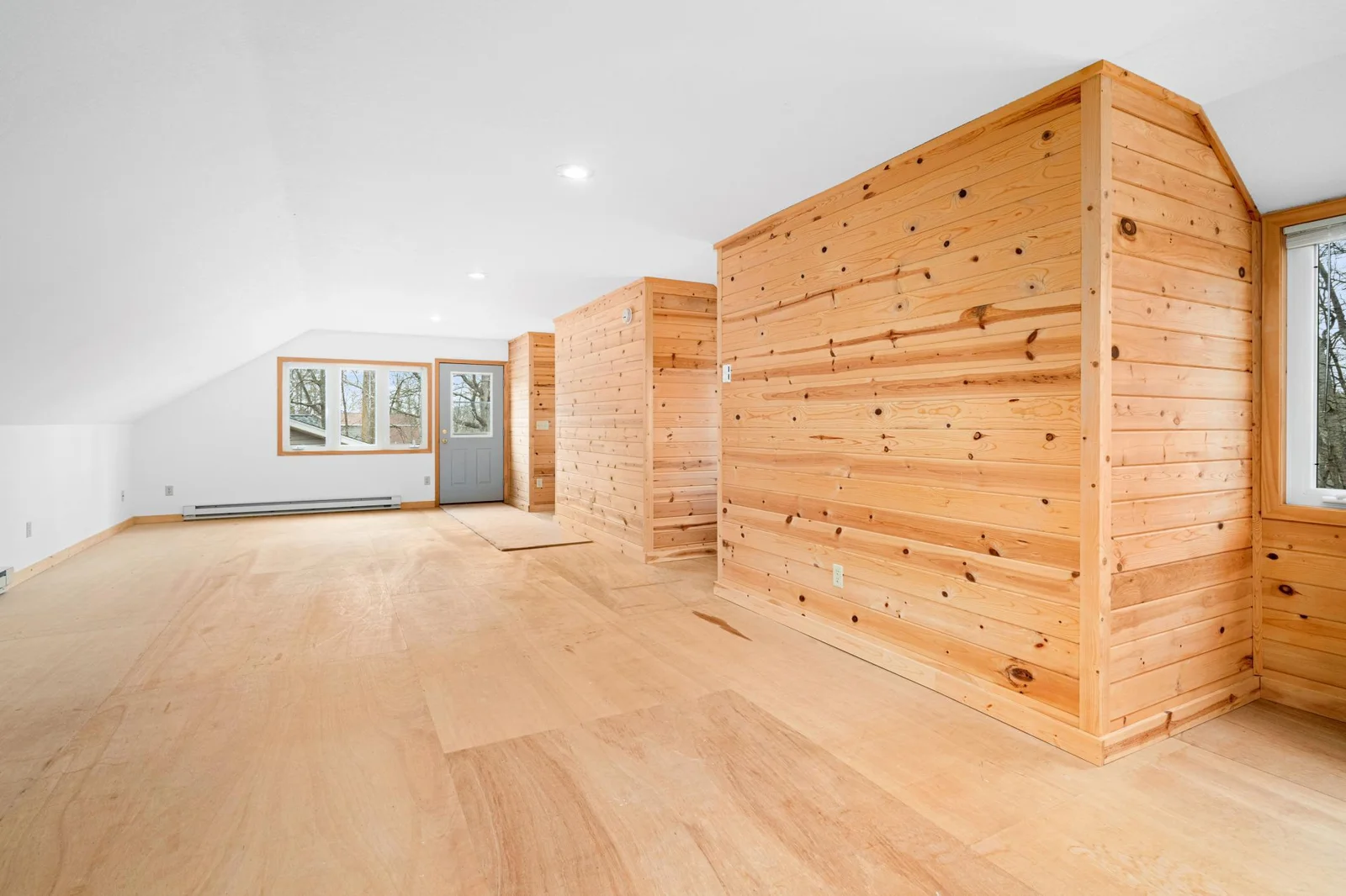 Upper Garage Bunkhouse