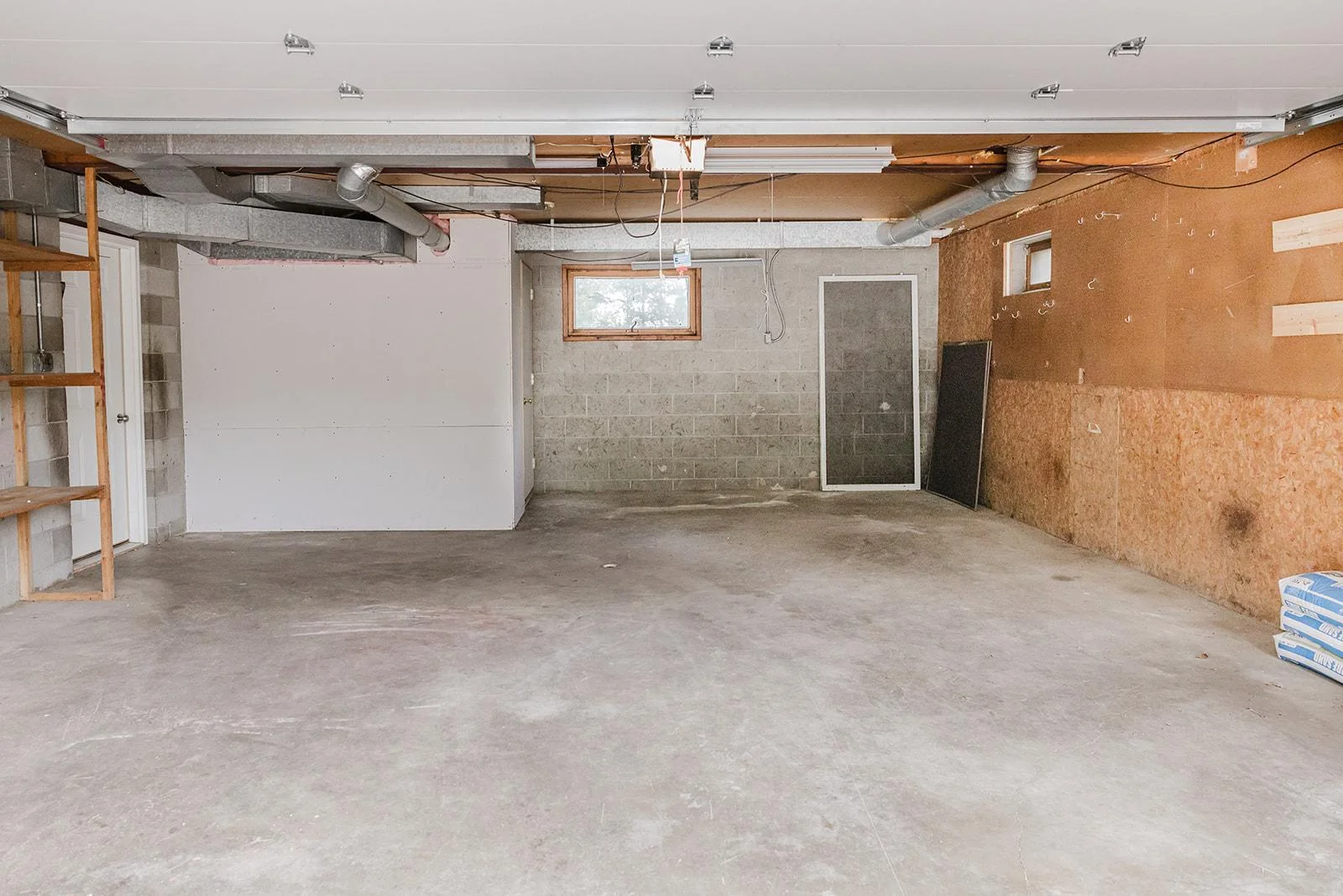 Inside-32.jpg