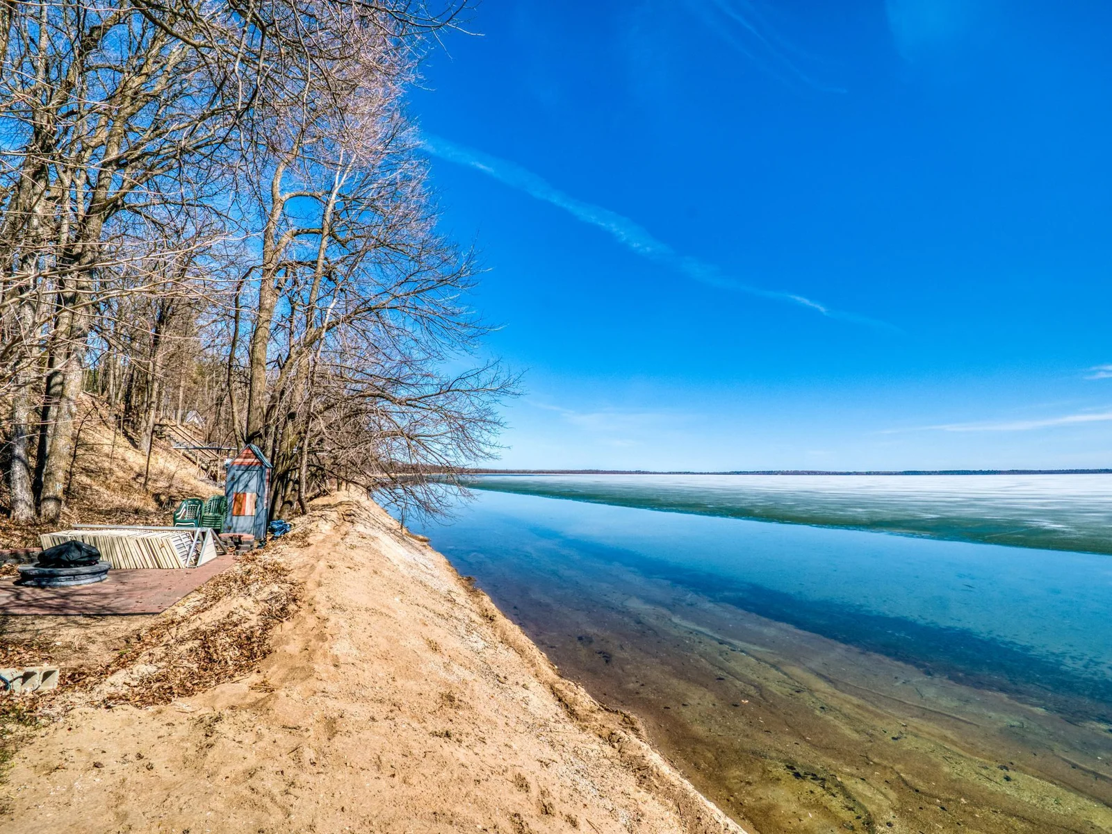 Yes, this is Minnesota and sandy beaches can be found here!