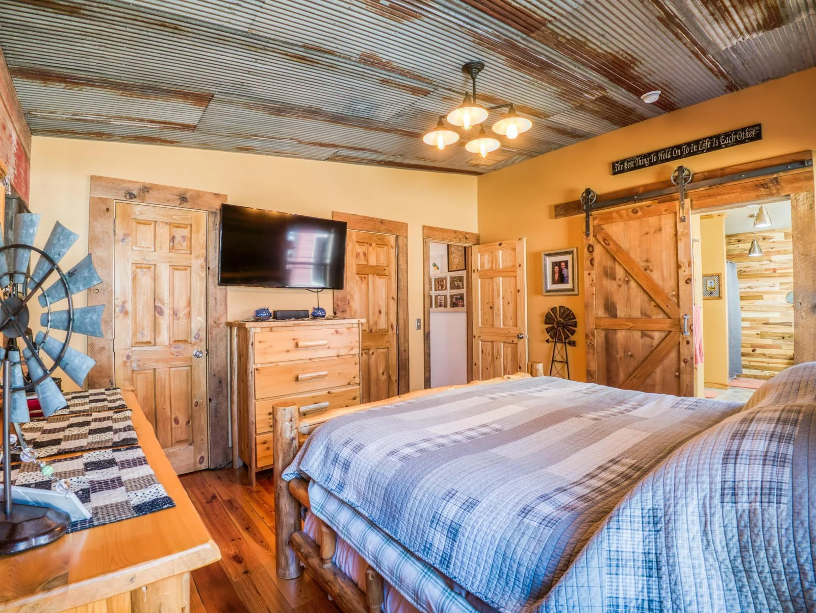 Main Bedroom looking to doorway.jpg
