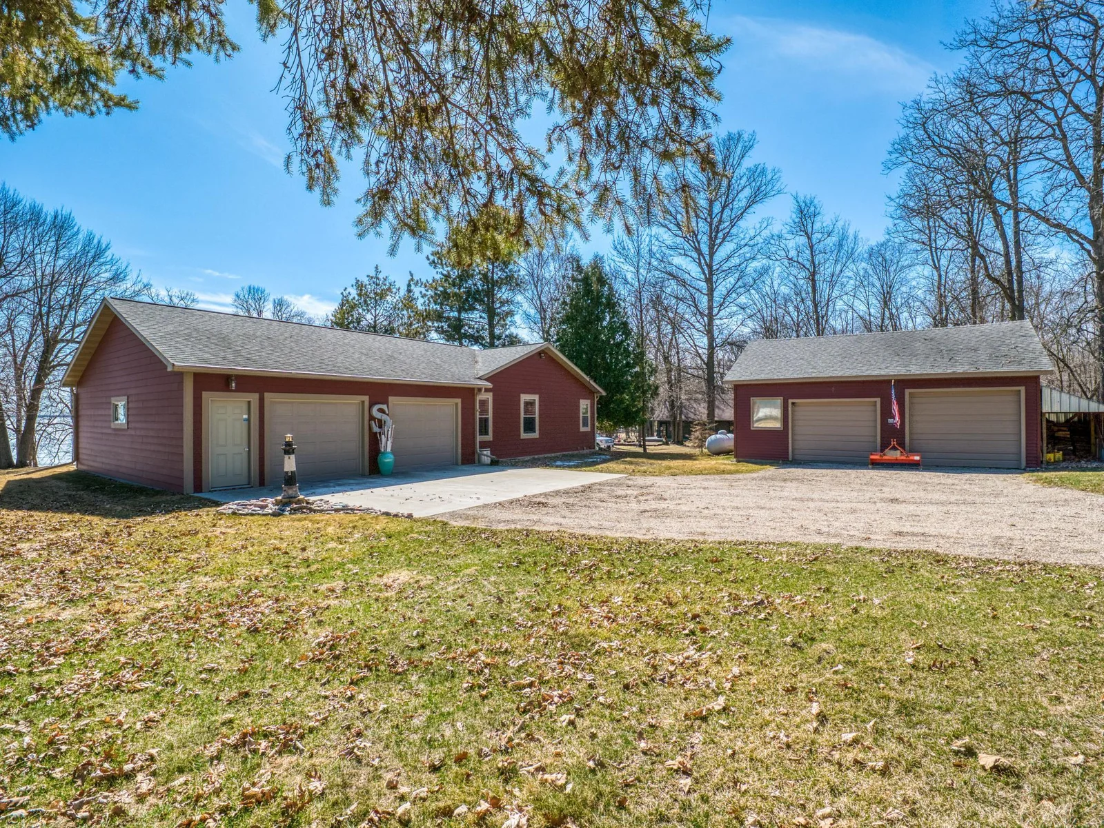 Single level home with a 2 stall attached PLUS a 2 stall detached.