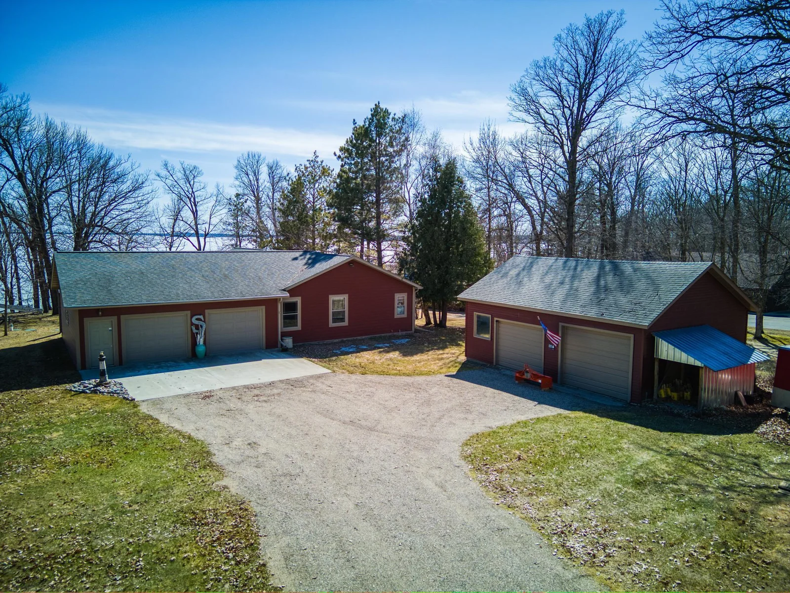 The lot has plenty of room to park your toys and back in RVS or boats.