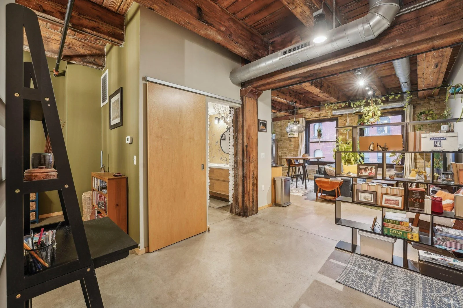 18-web-or-mls-Wacouta St 308-018.jpg