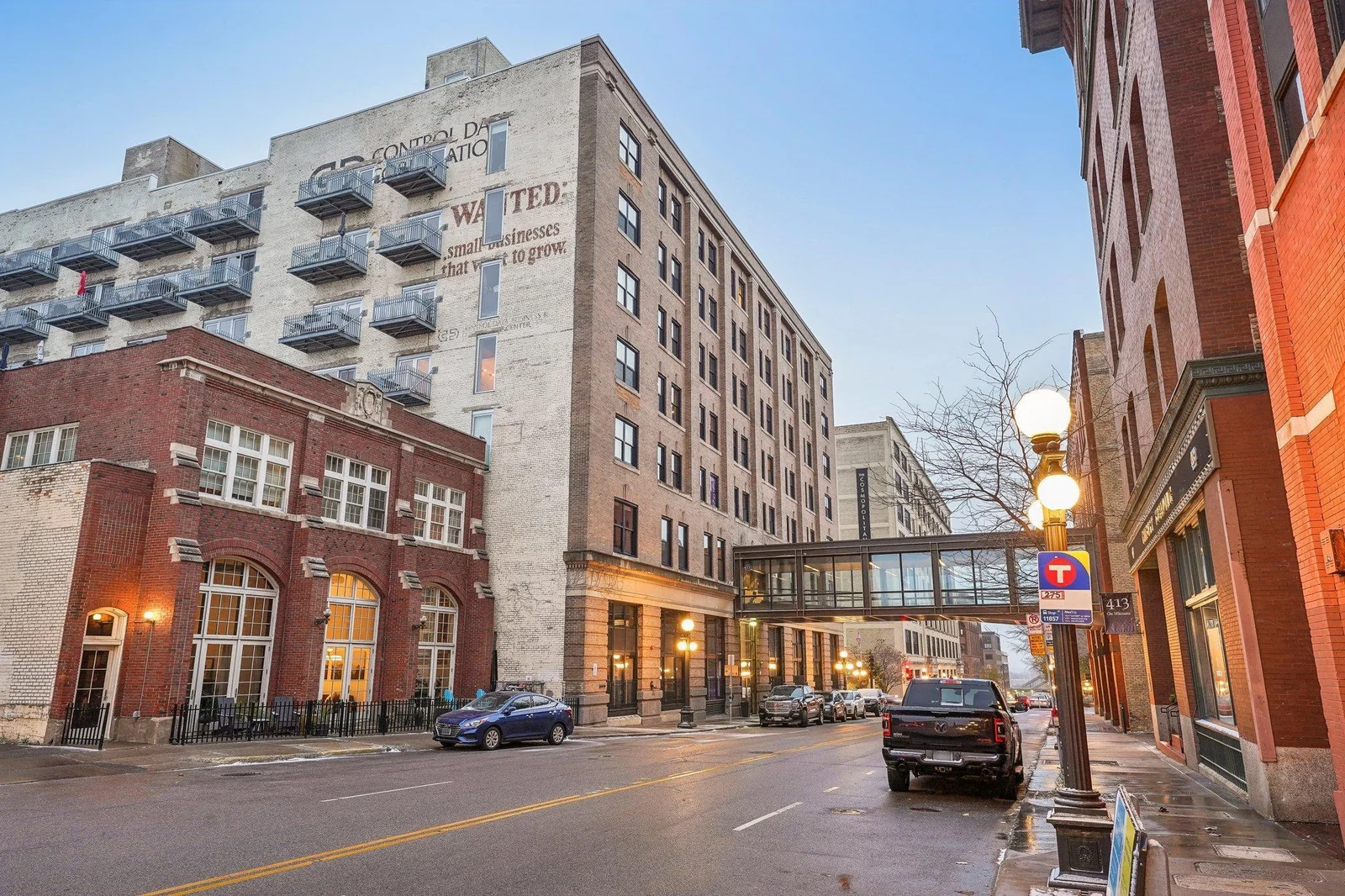 31-web-or-mls-Wacouta St 308-031.jpg